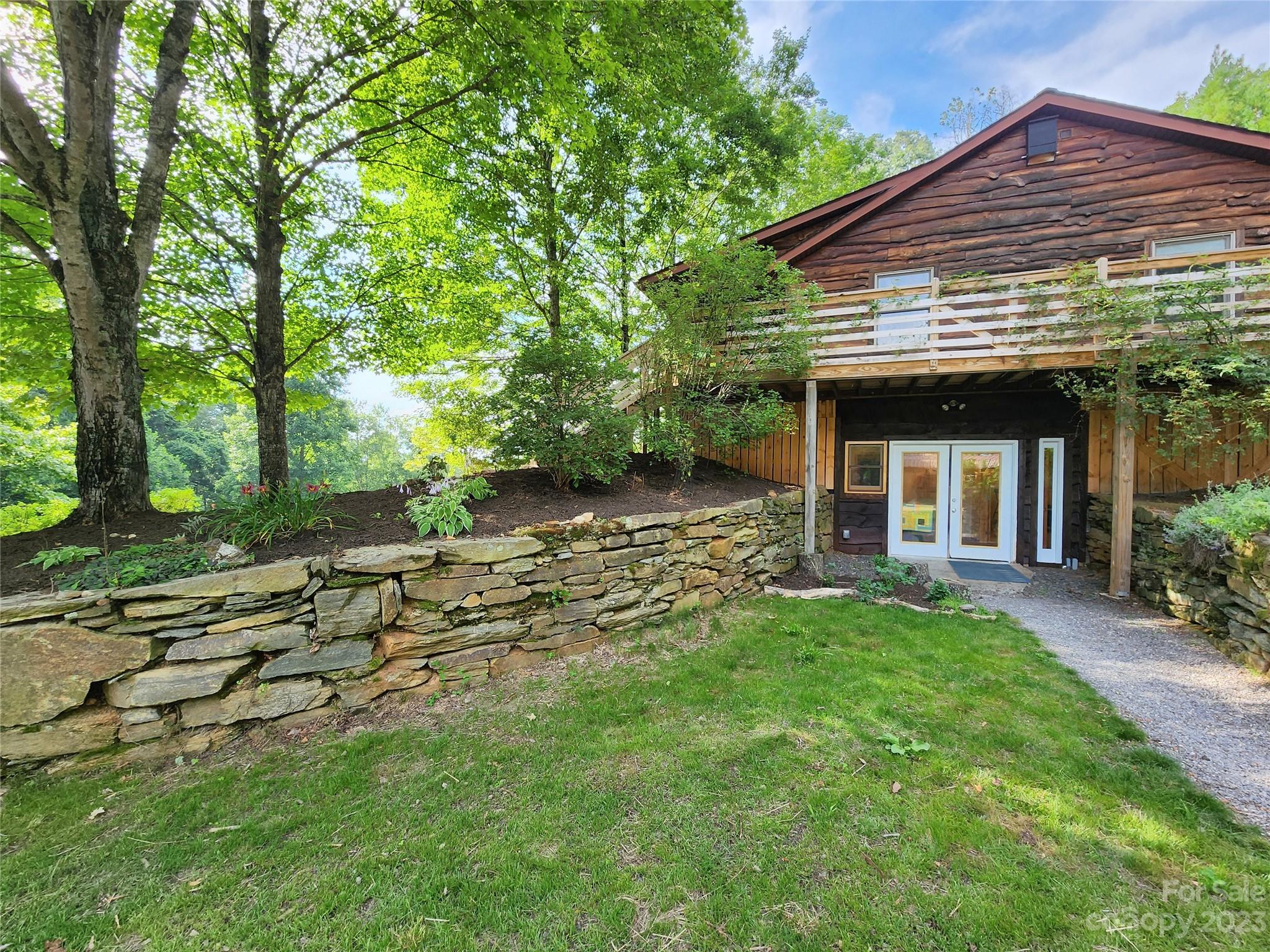 127 Cleve Silver Road Bakersville NC 28705
