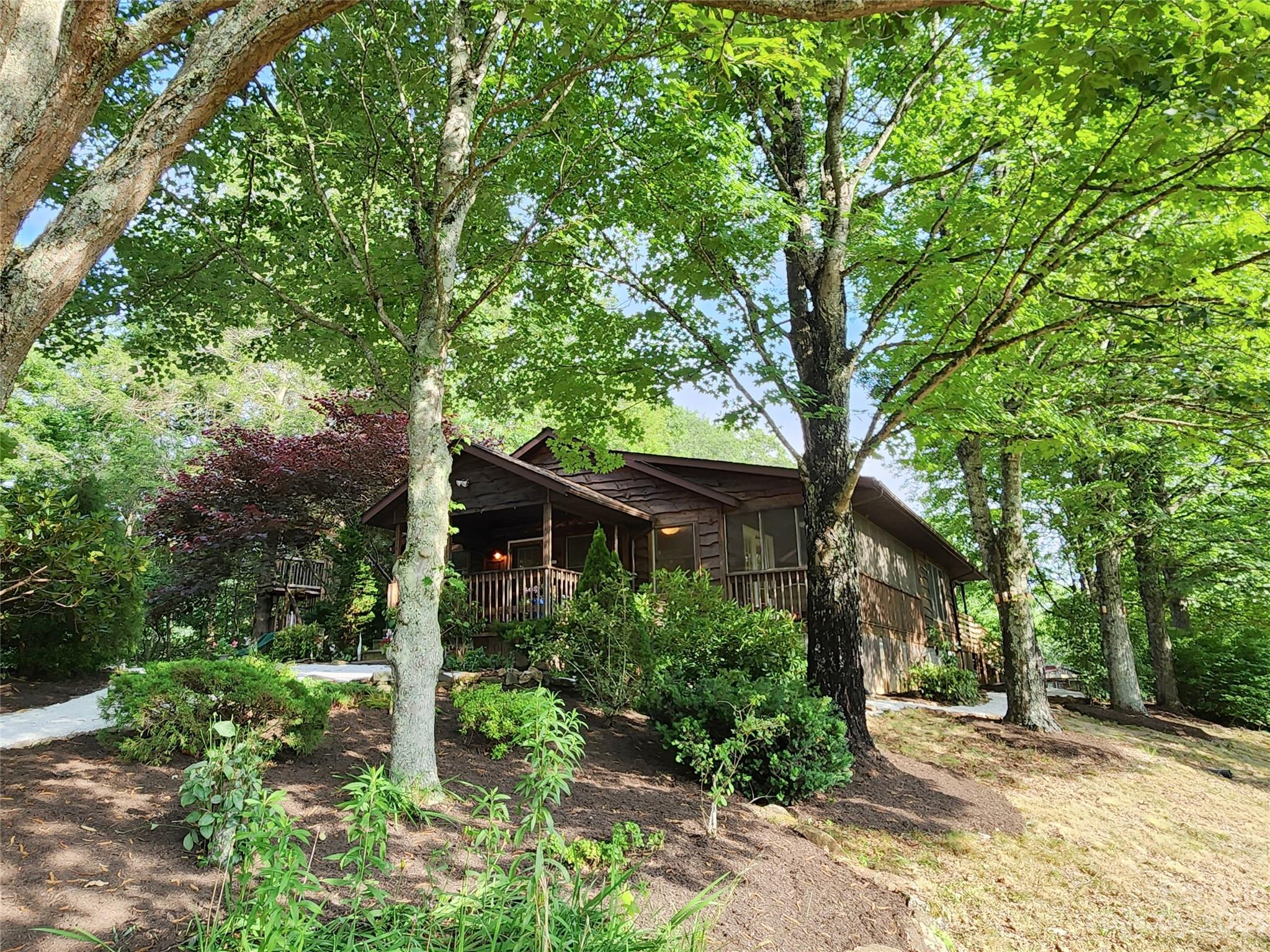 127 Cleve Silver Road Bakersville NC 28705