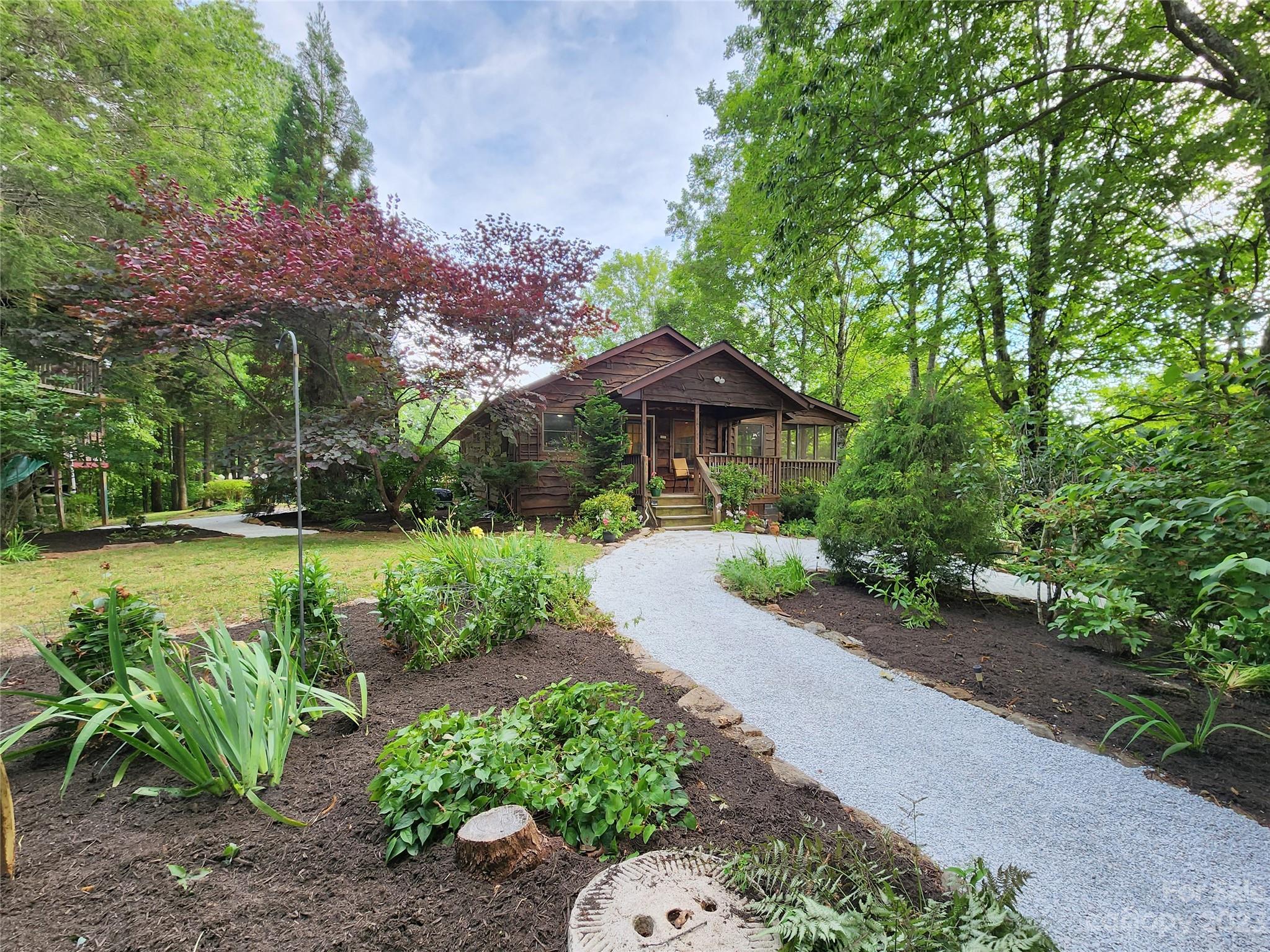 127 Cleve Silver Road Bakersville NC 28705