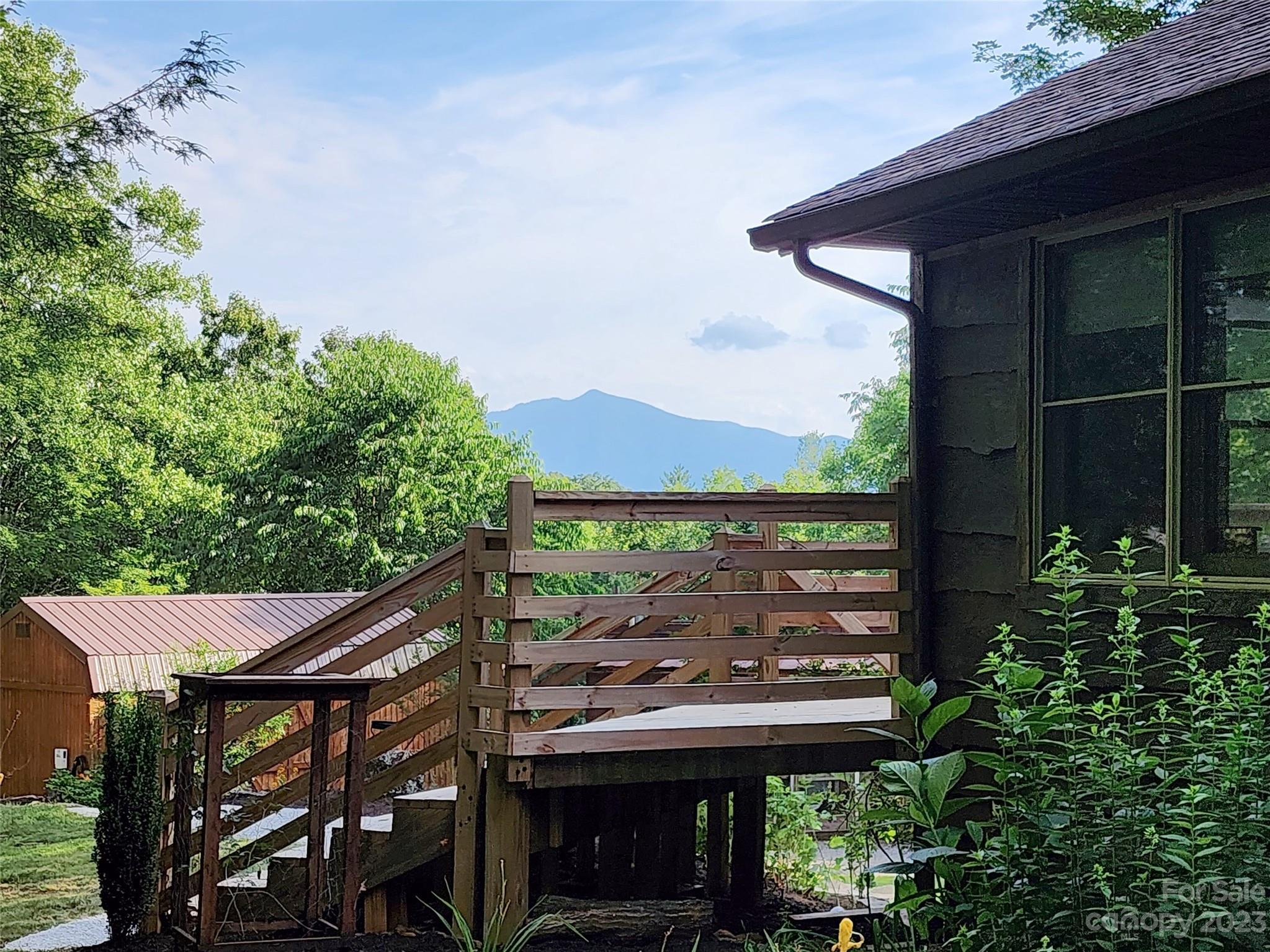 127 Cleve Silver Road Bakersville NC 28705