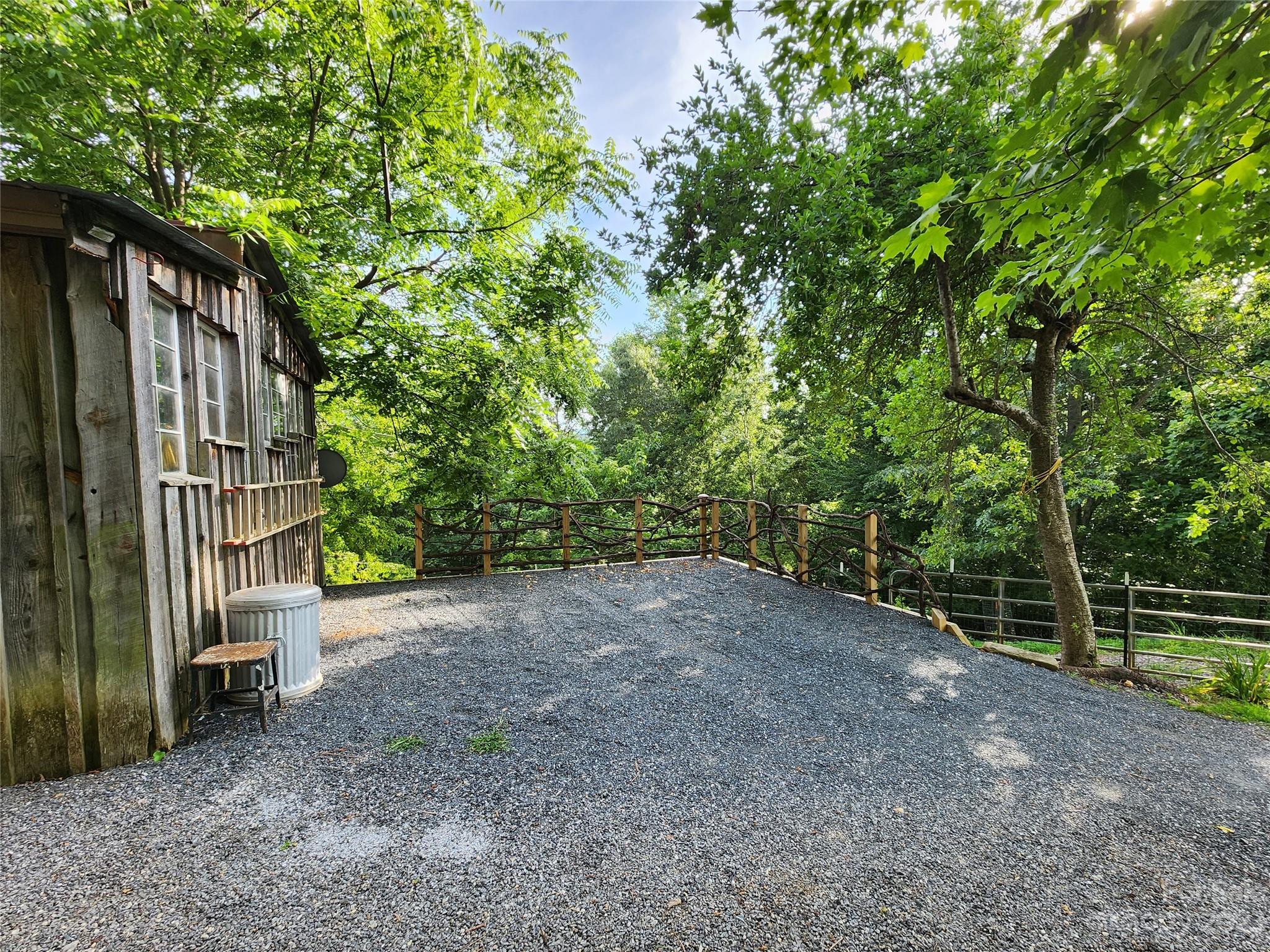 127 Cleve Silver Road Bakersville NC 28705