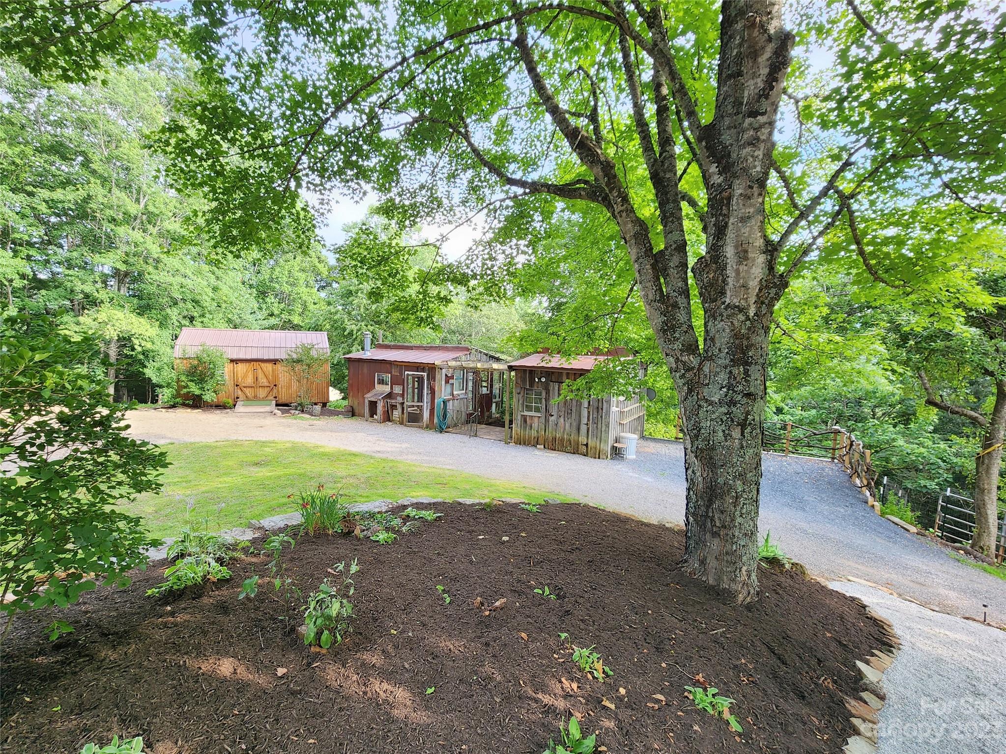 127 Cleve Silver Road Bakersville NC 28705