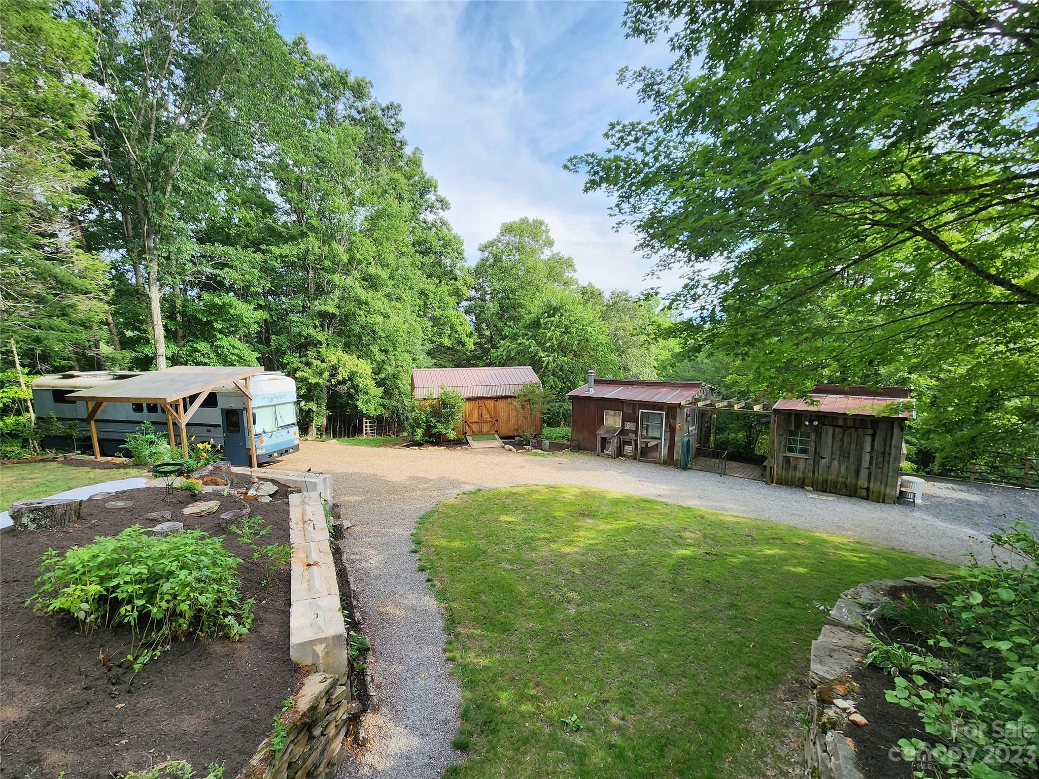 127 Cleve Silver Road Bakersville NC 28705