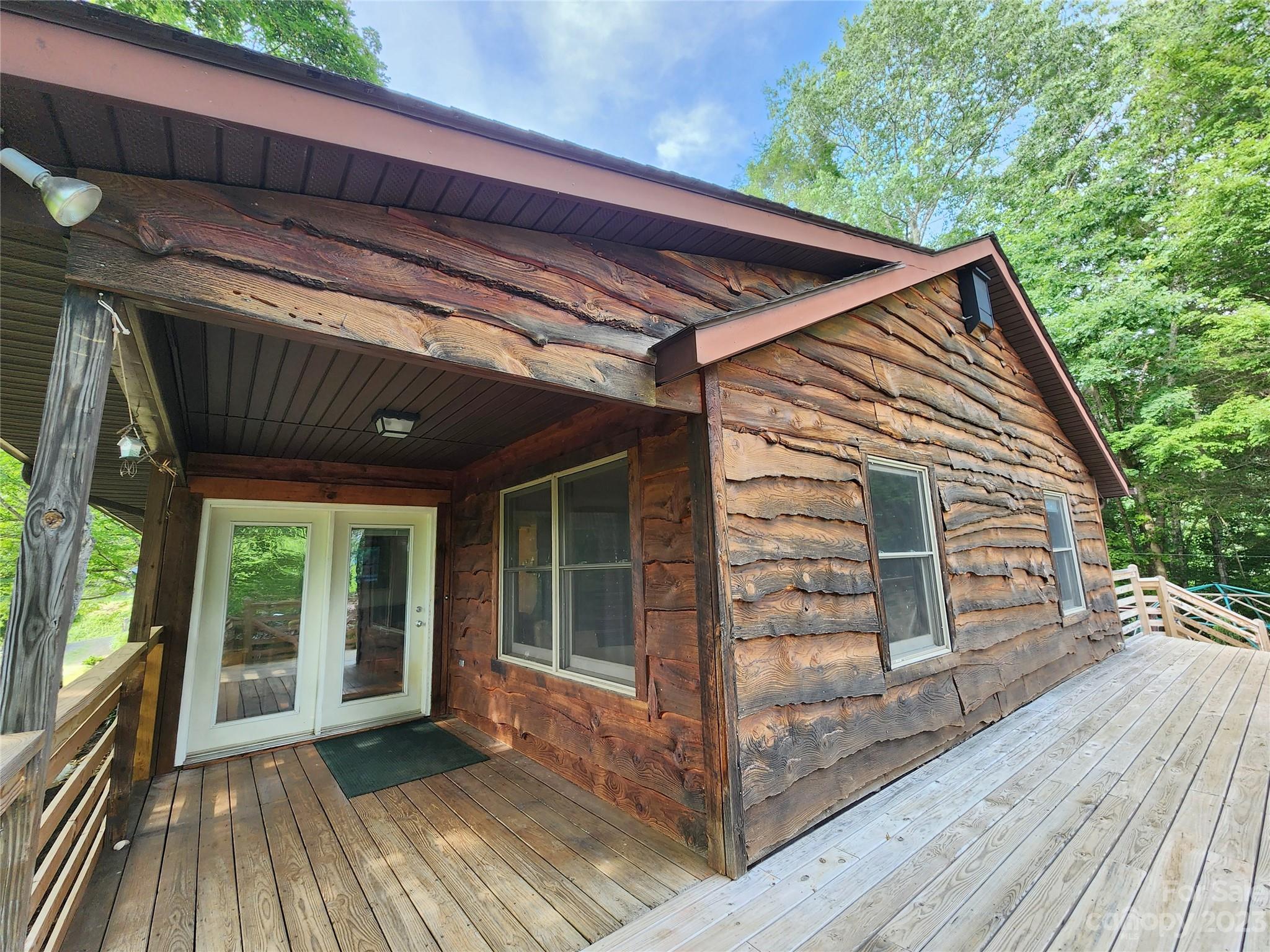 127 Cleve Silver Road Bakersville NC 28705