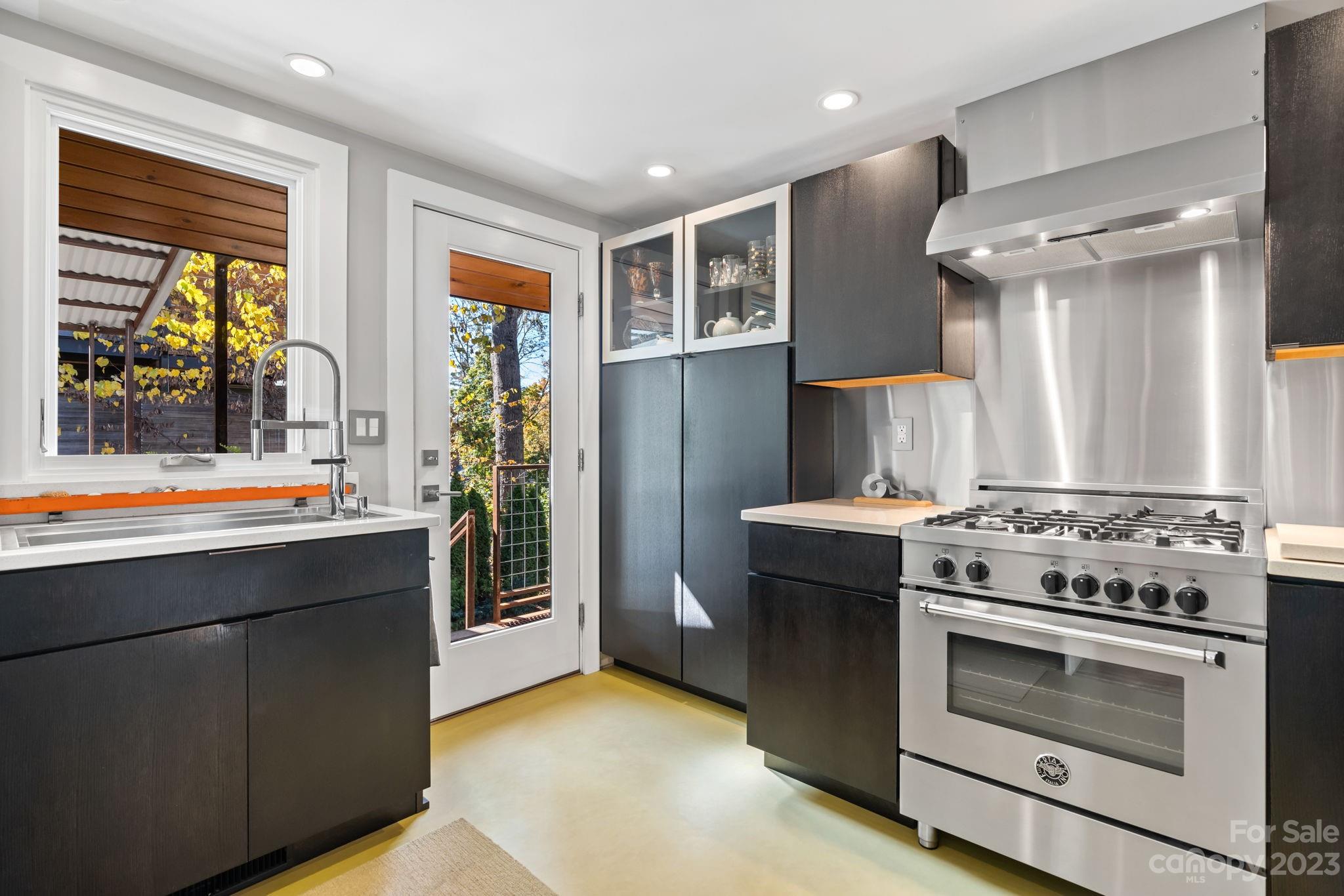 10 Von Ruck Court Asheville NC 28801