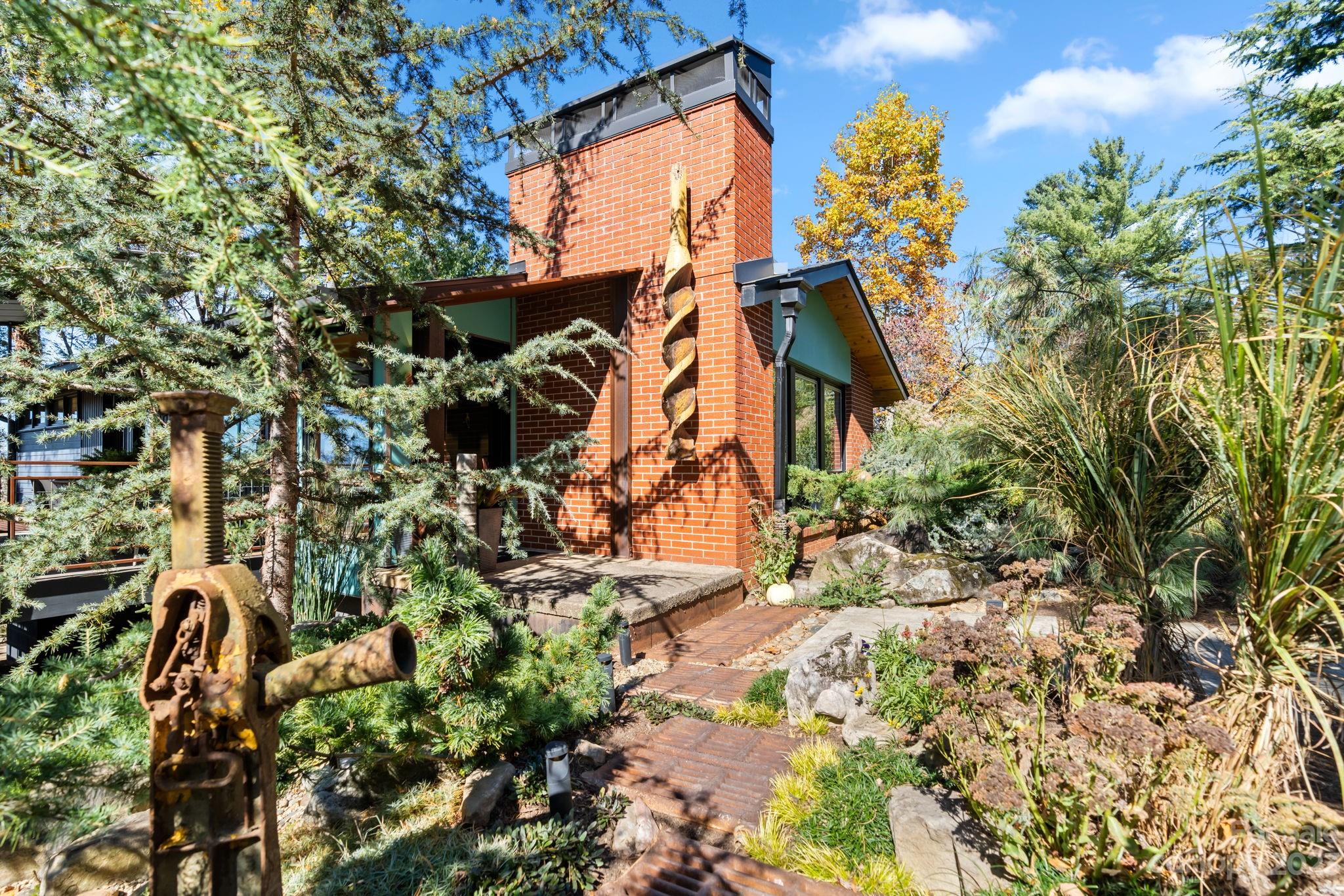 10 Von Ruck Court Asheville NC 28801