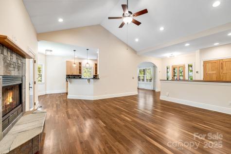 6 Woodland Road W Asheville NC 28806
