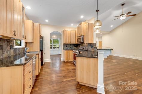 6 Woodland Road W Asheville NC 28806