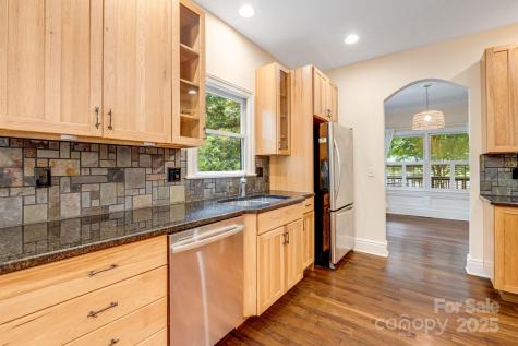 6 Woodland Road W Asheville NC 28806