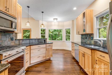 6 Woodland Road W Asheville NC 28806