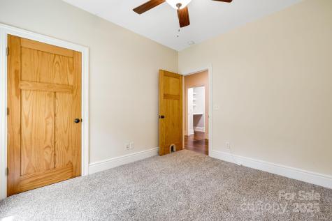 6 Woodland Road W Asheville NC 28806