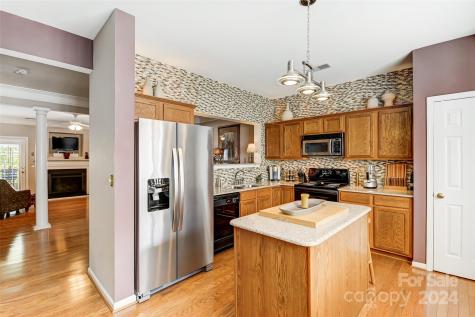 10041 Treeside Lane Matthews NC 28105