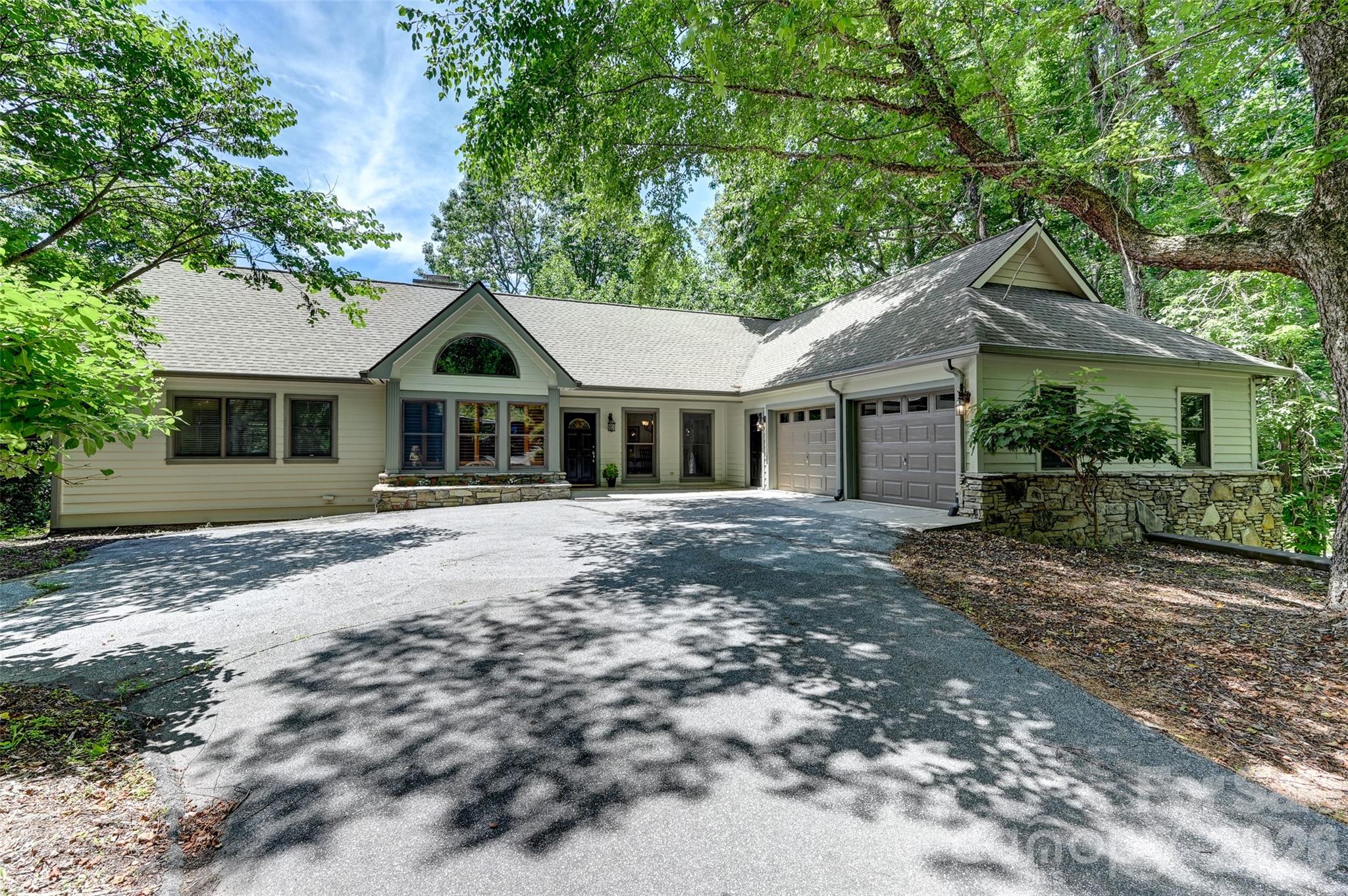 109 Chattooga Run Hendersonville NC 28739