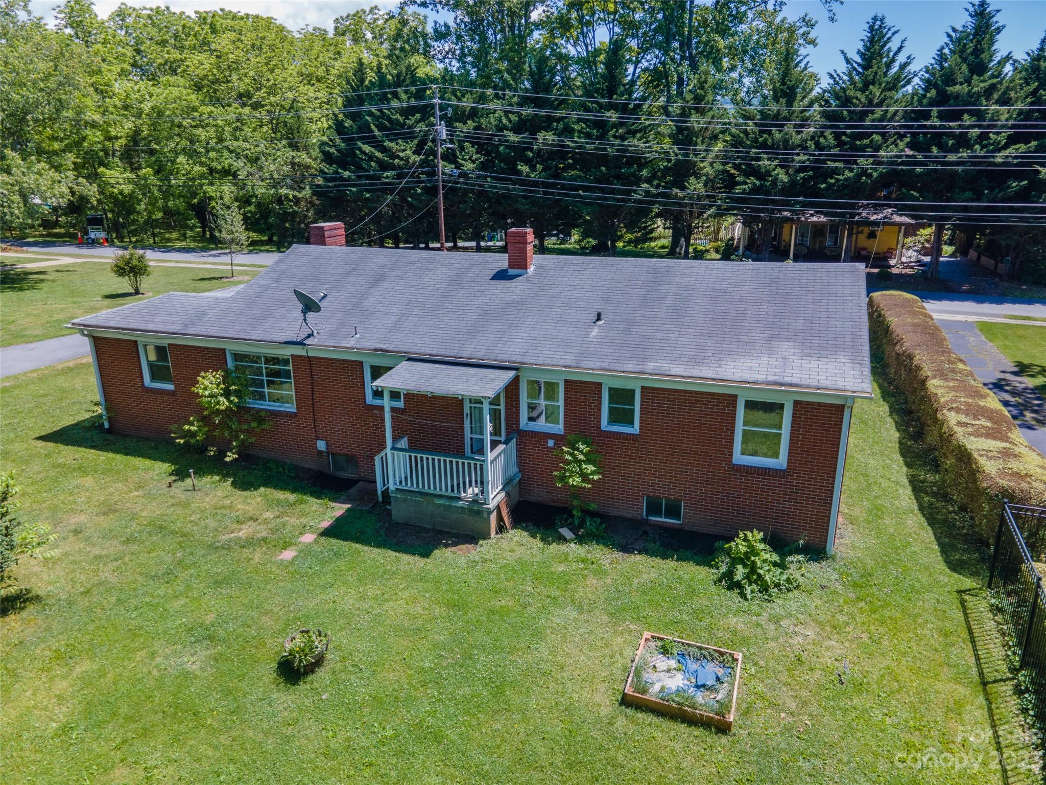 37 Church Street Weaverville NC 28787