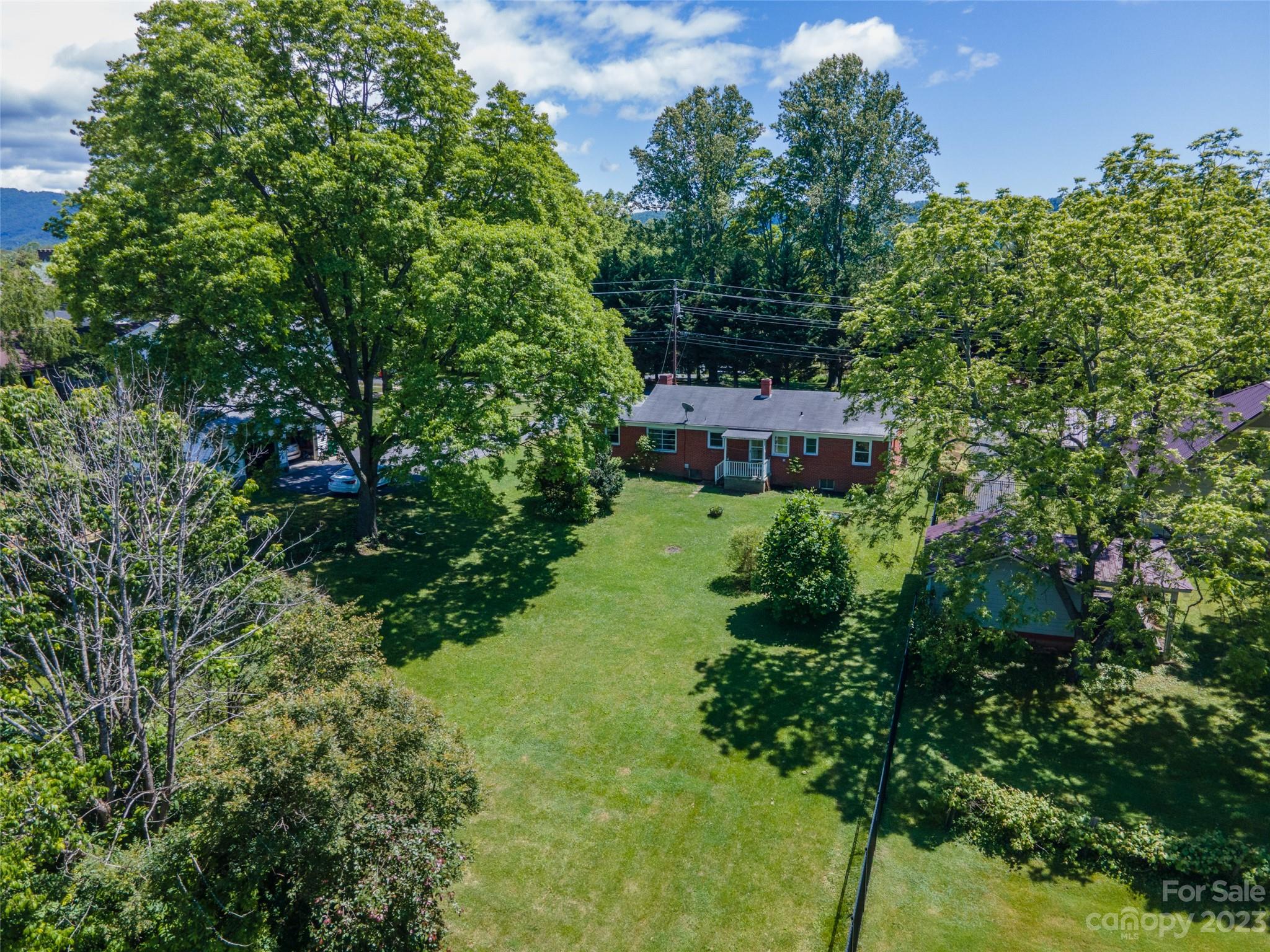 37 Church Street Weaverville NC 28787