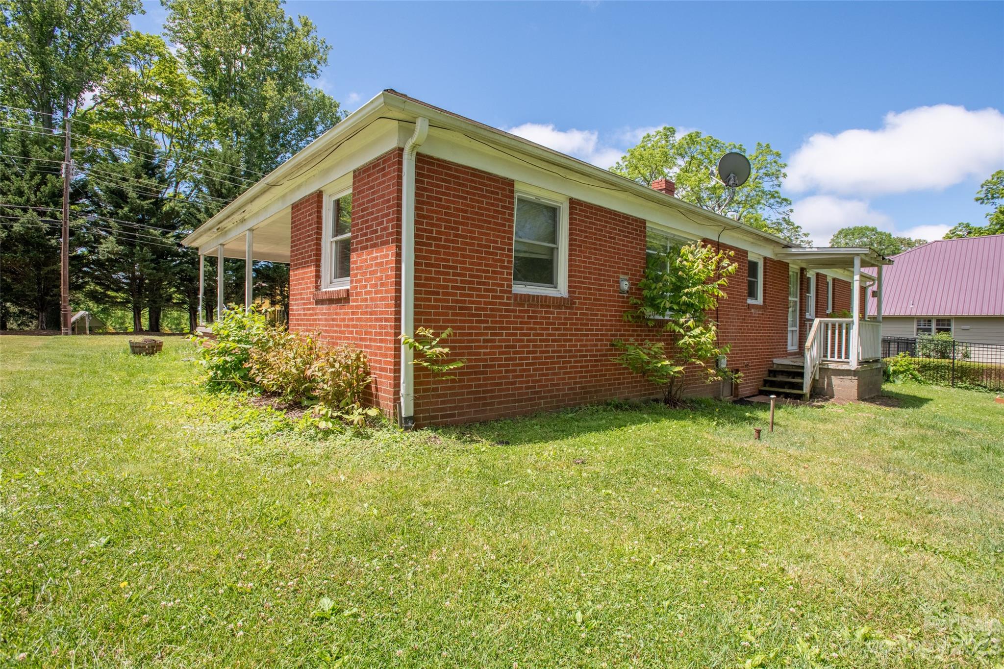 37 Church Street Weaverville NC 28787