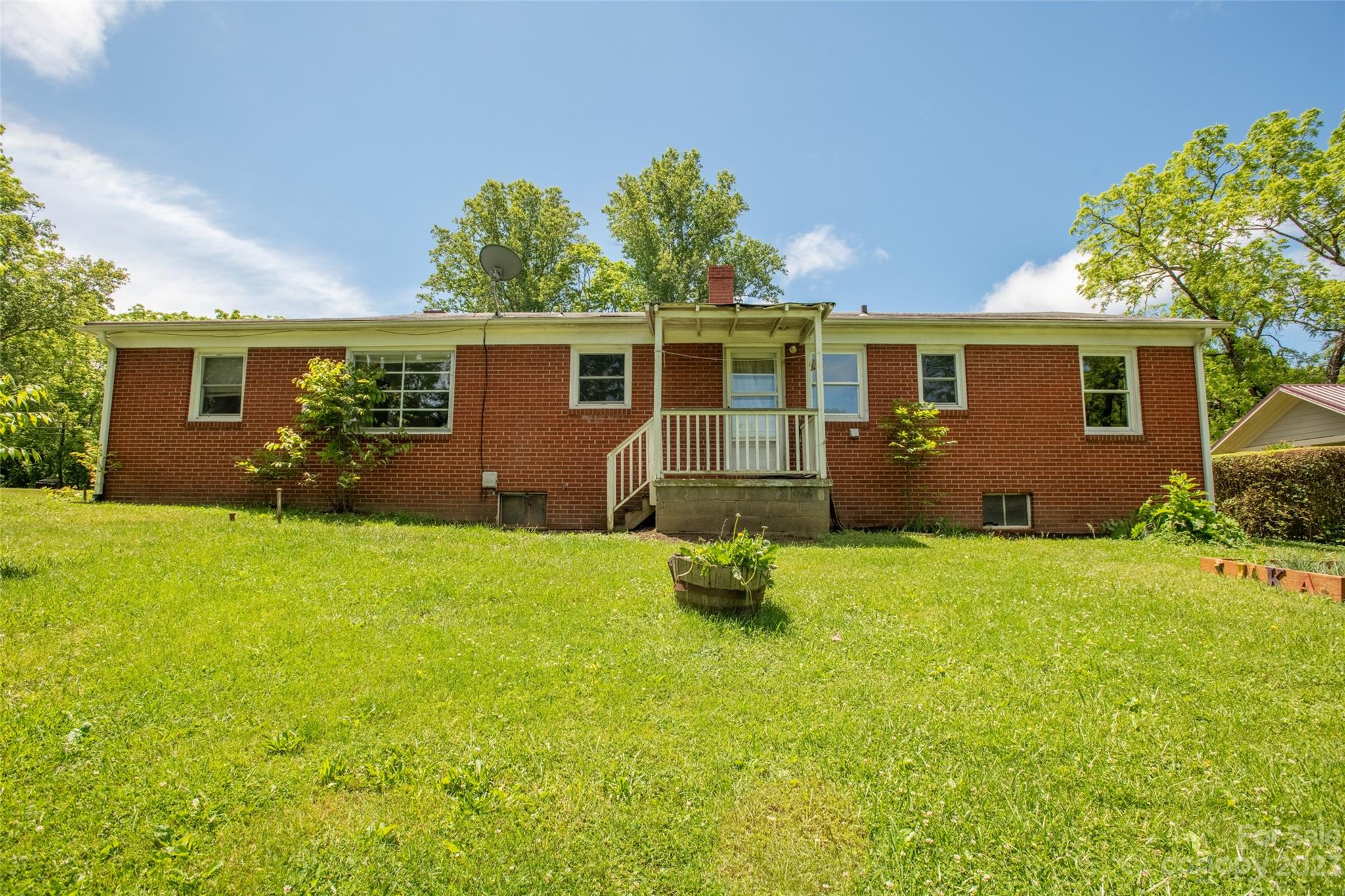 37 Church Street Weaverville NC 28787