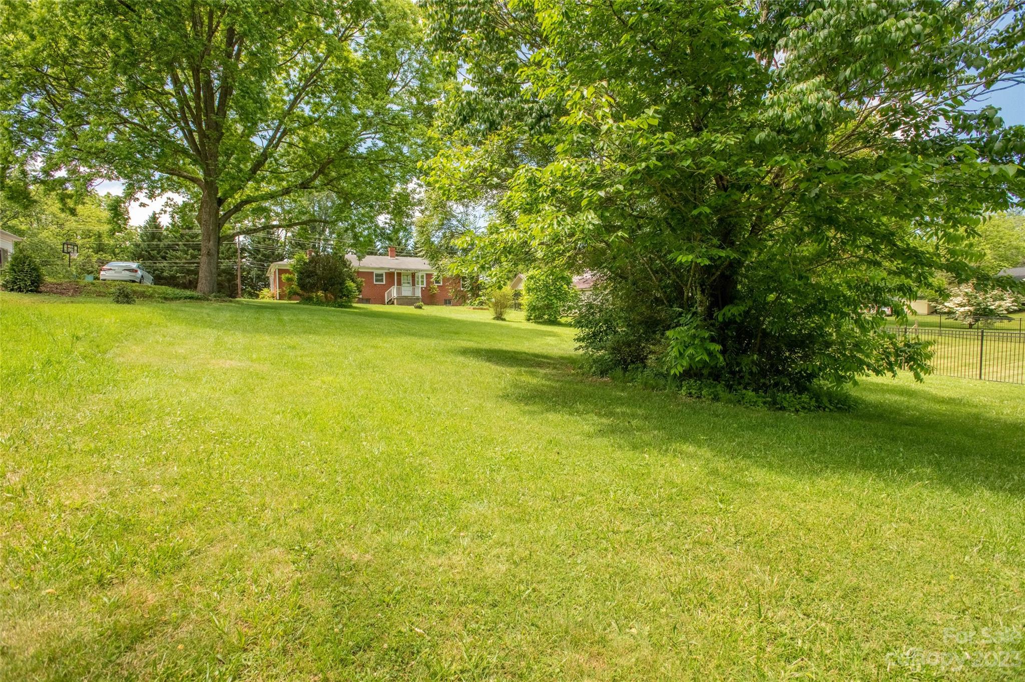 37 Church Street Weaverville NC 28787