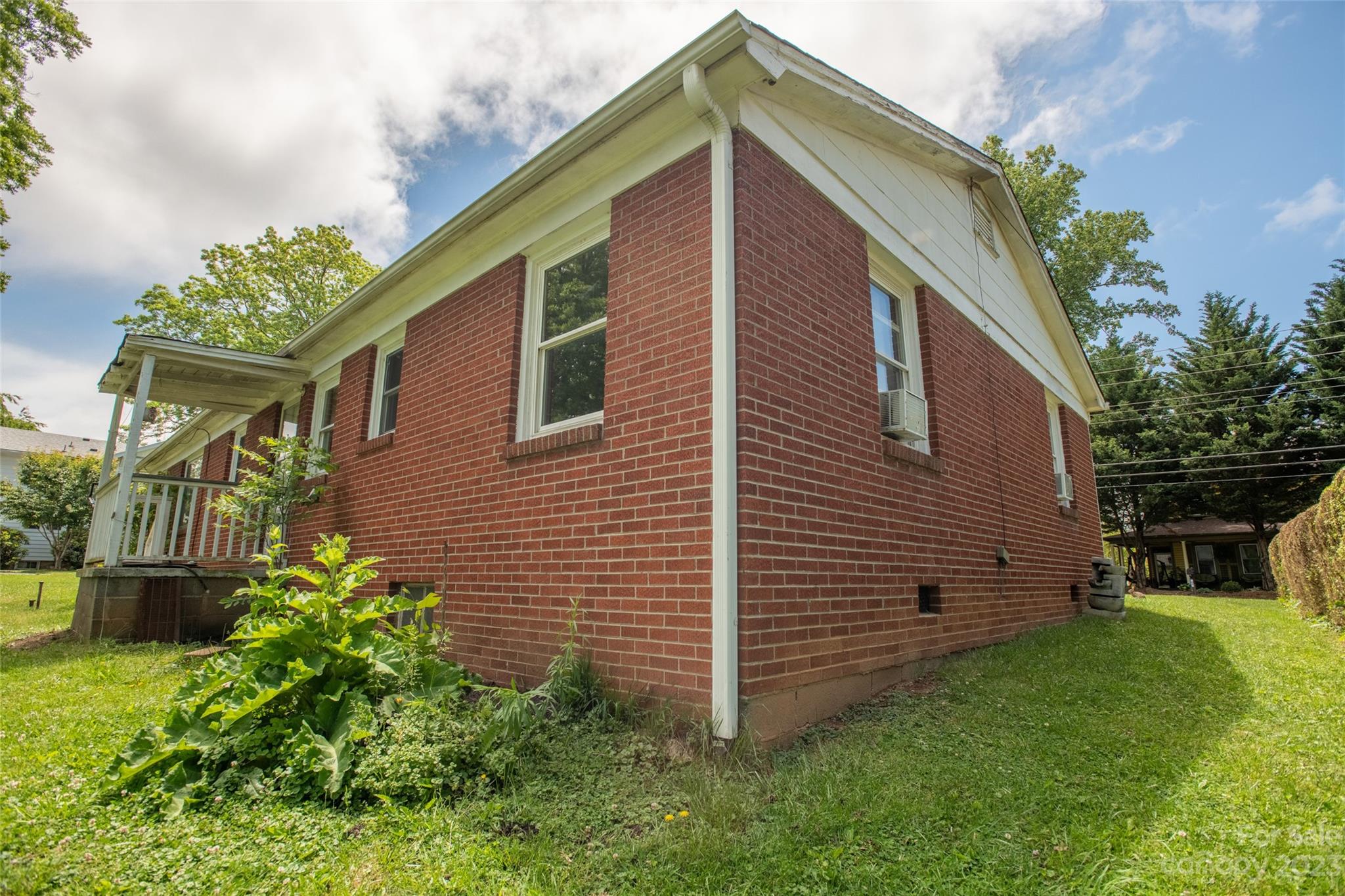 37 Church Street Weaverville NC 28787