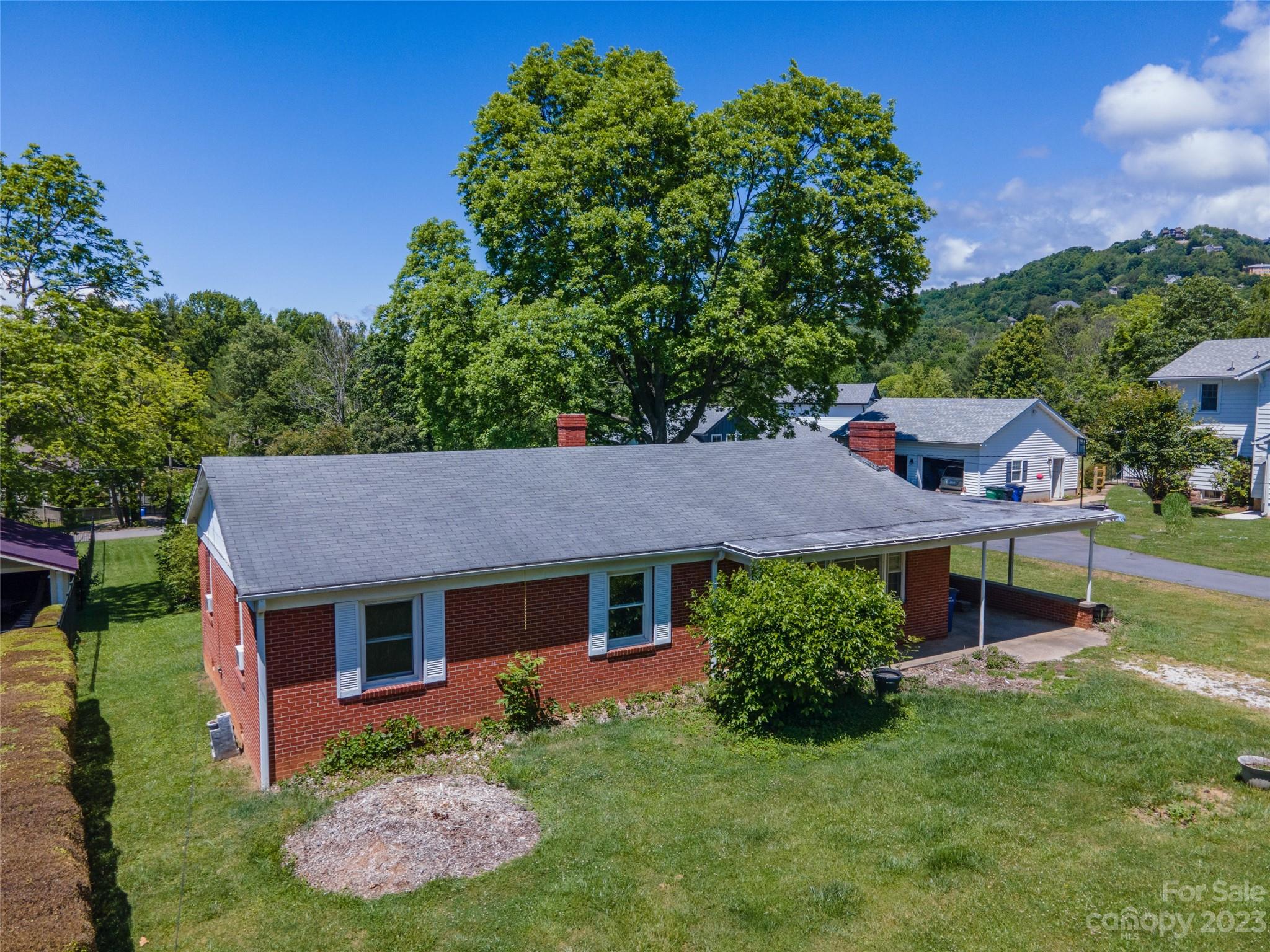 37 Church Street Weaverville NC 28787