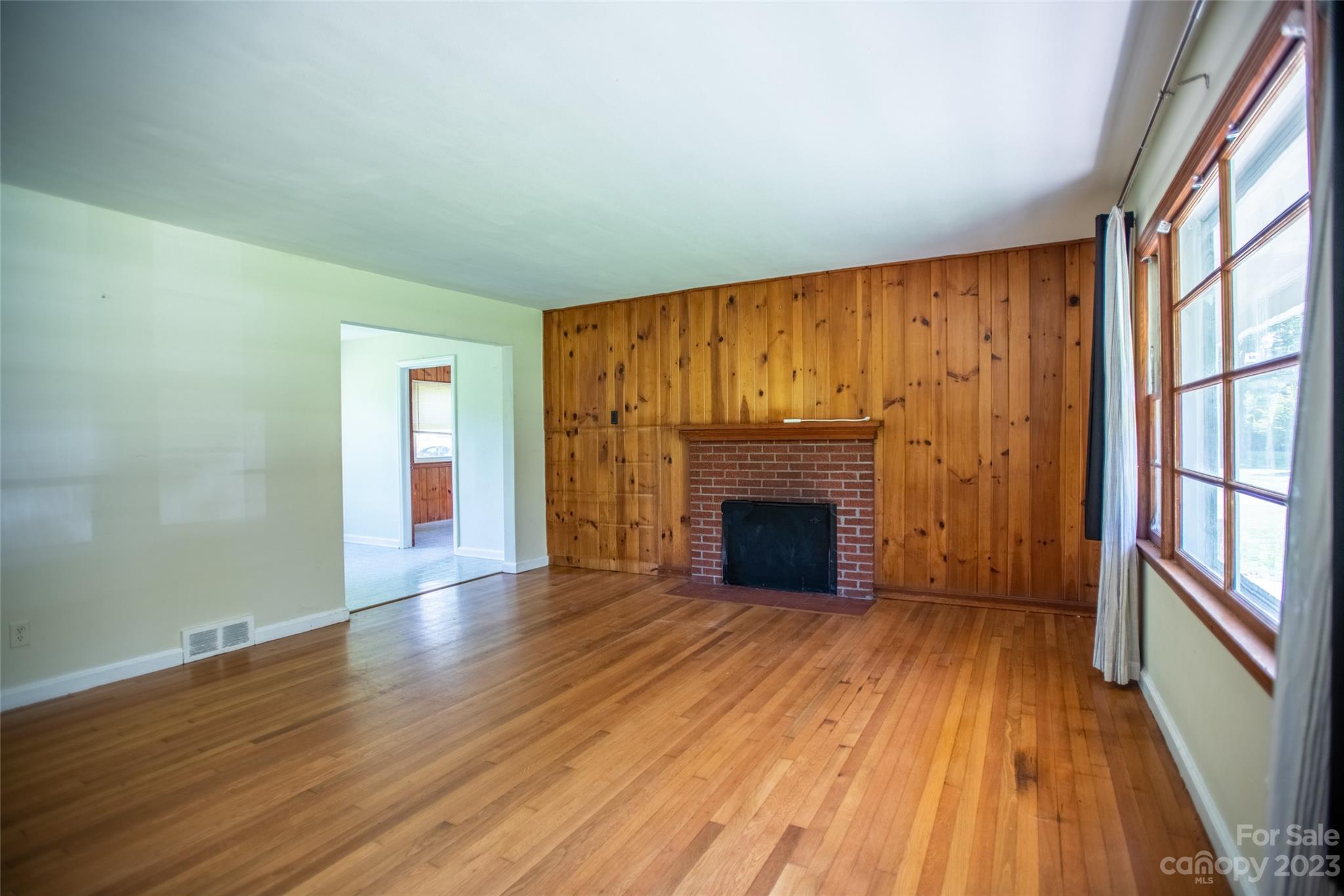 37 Church Street Weaverville NC 28787