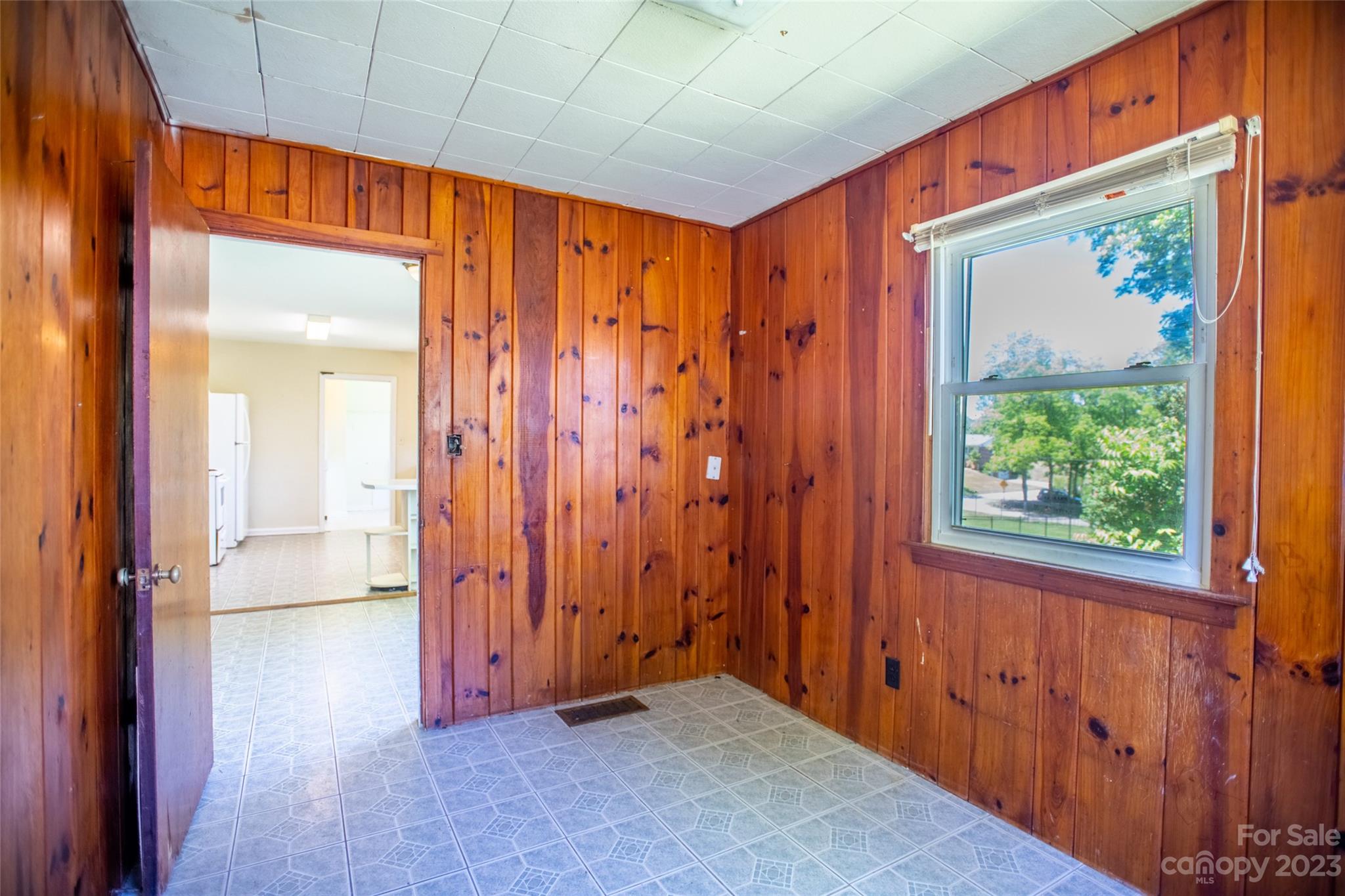 37 Church Street Weaverville NC 28787