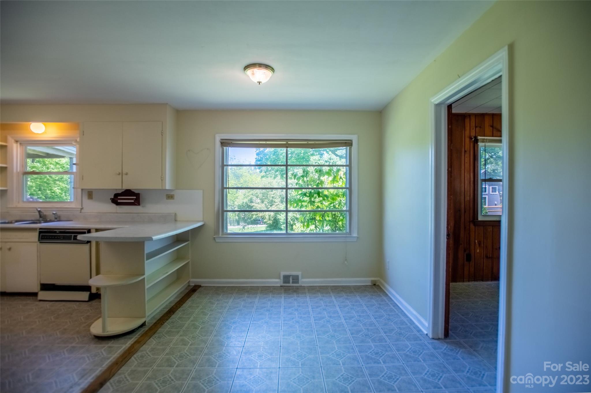 37 Church Street Weaverville NC 28787