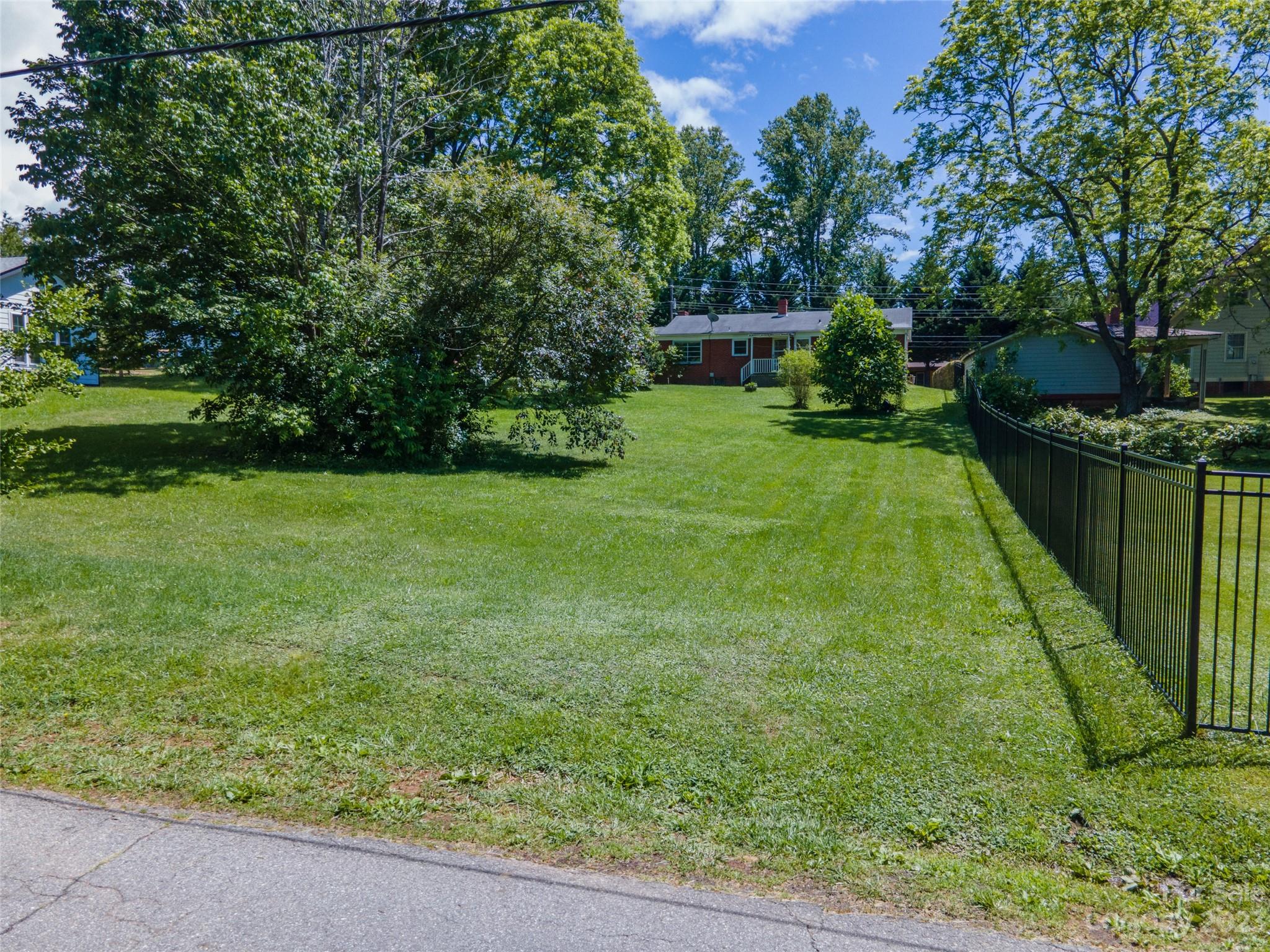 37 Church Street Weaverville NC 28787