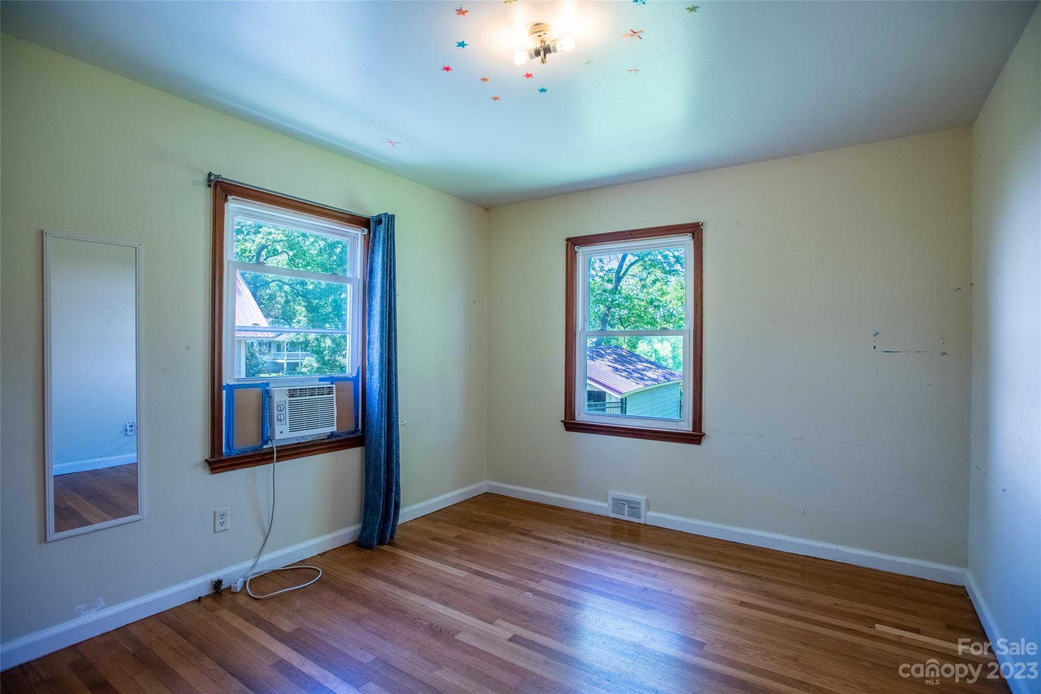 37 Church Street Weaverville NC 28787
