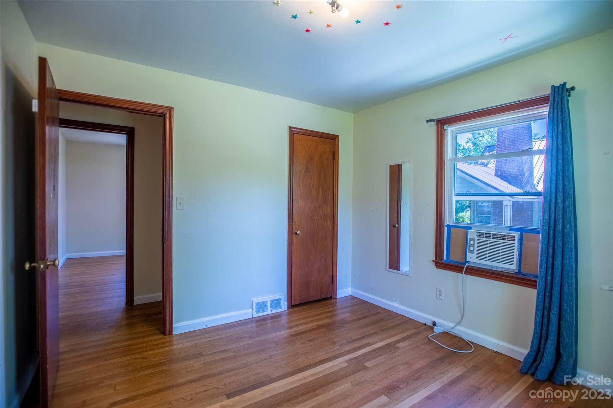 37 Church Street Weaverville NC 28787