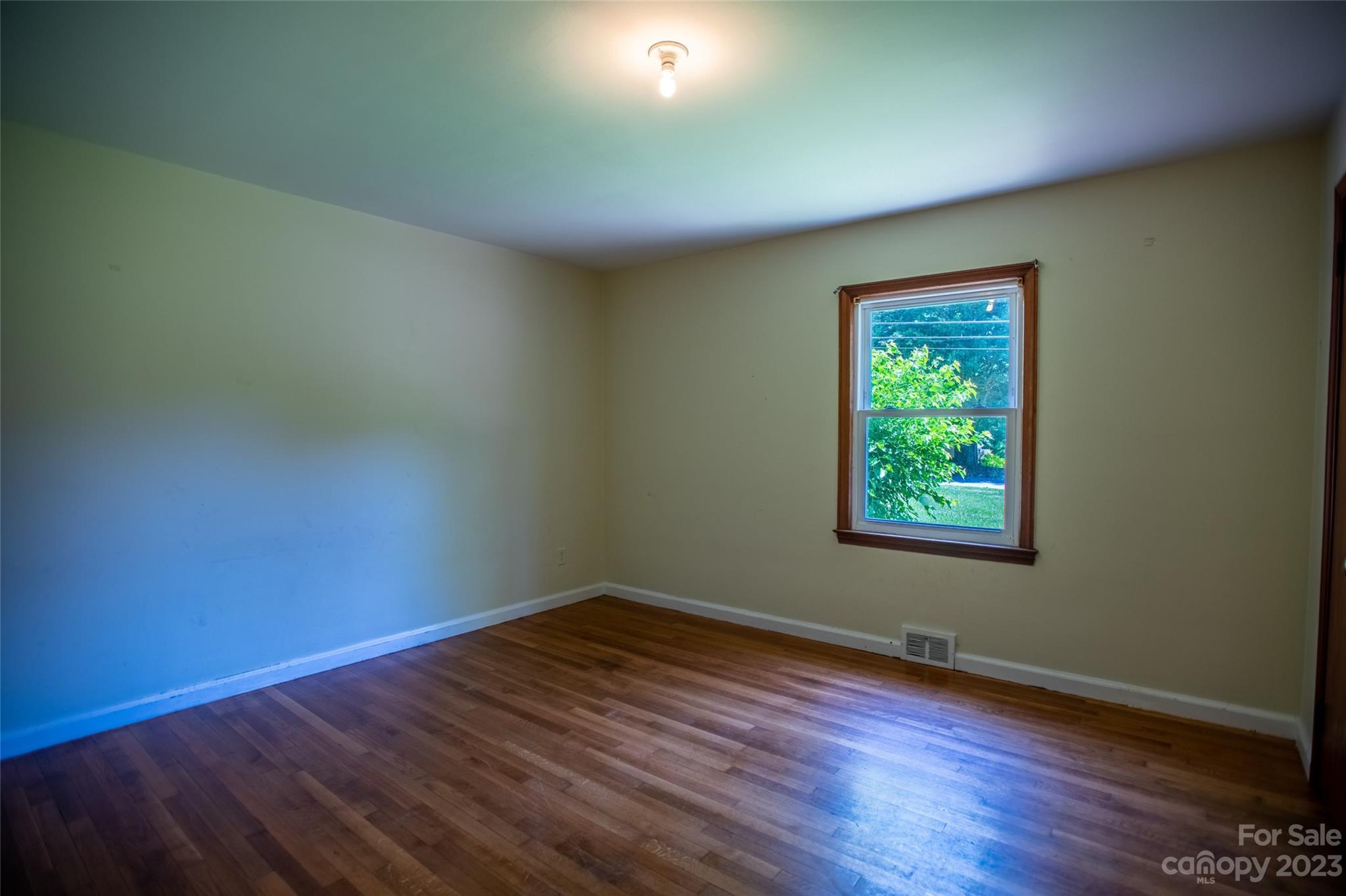 37 Church Street Weaverville NC 28787