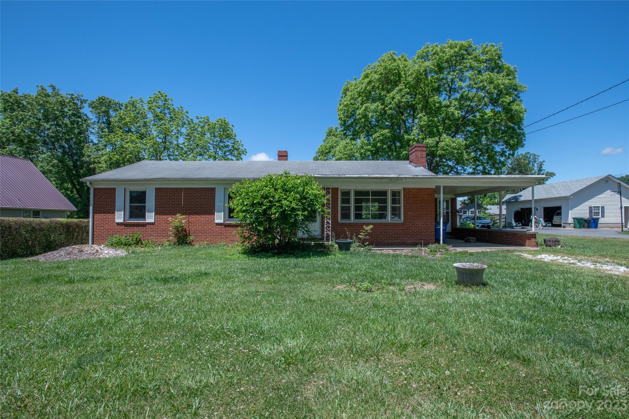 37 Church Street Weaverville NC 28787