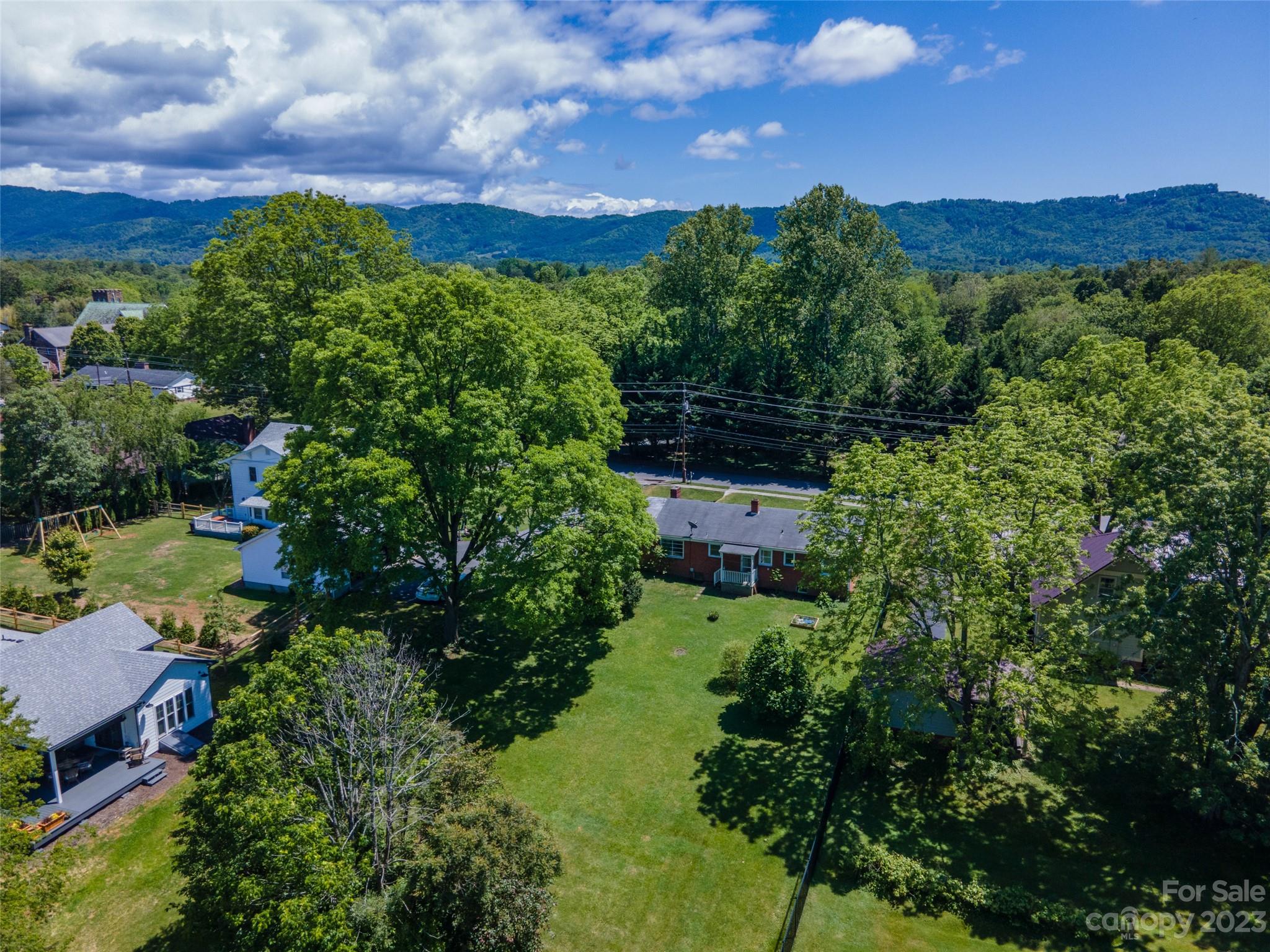 37 Church Street Weaverville NC 28787