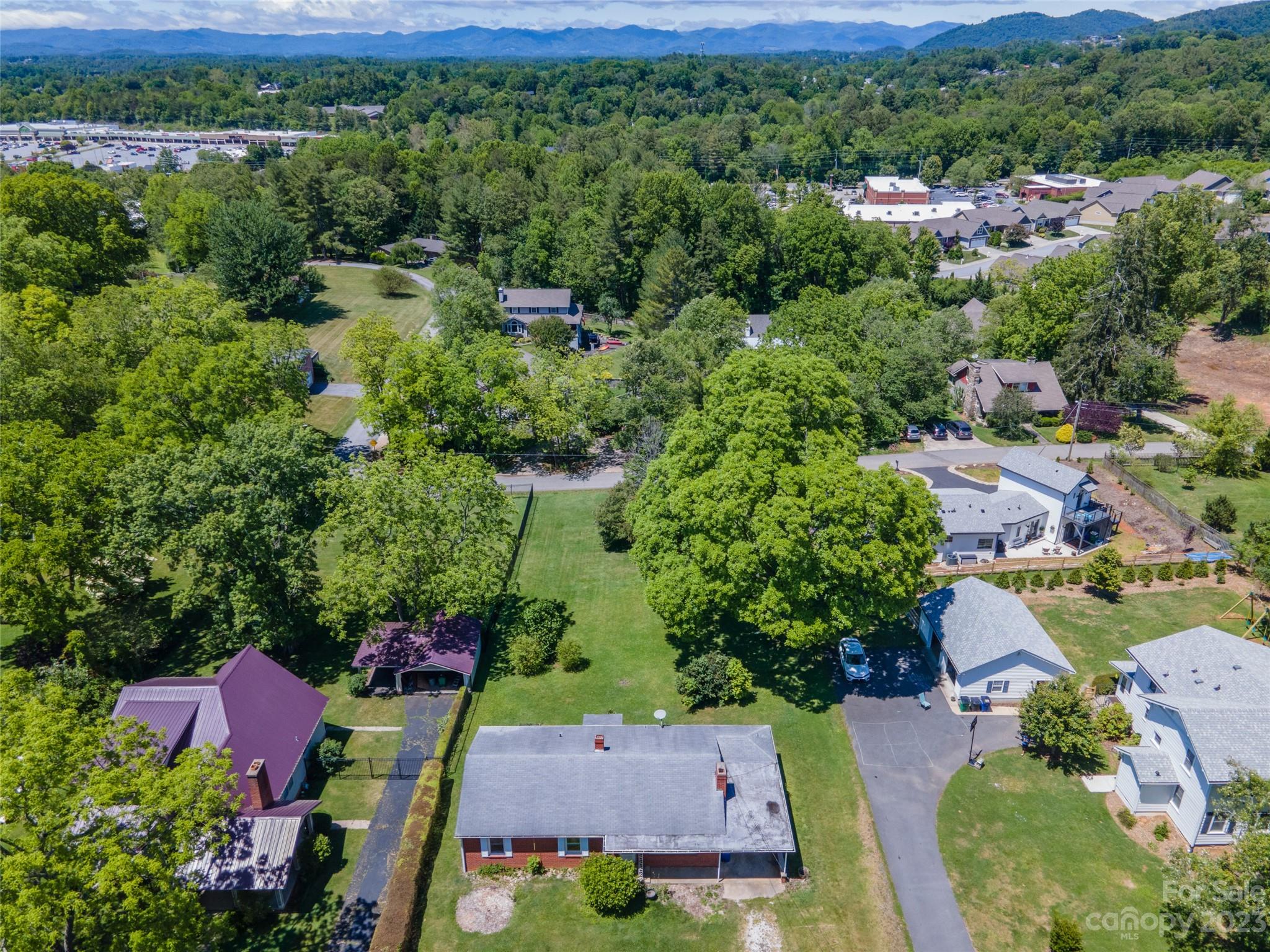 37 Church Street Weaverville NC 28787