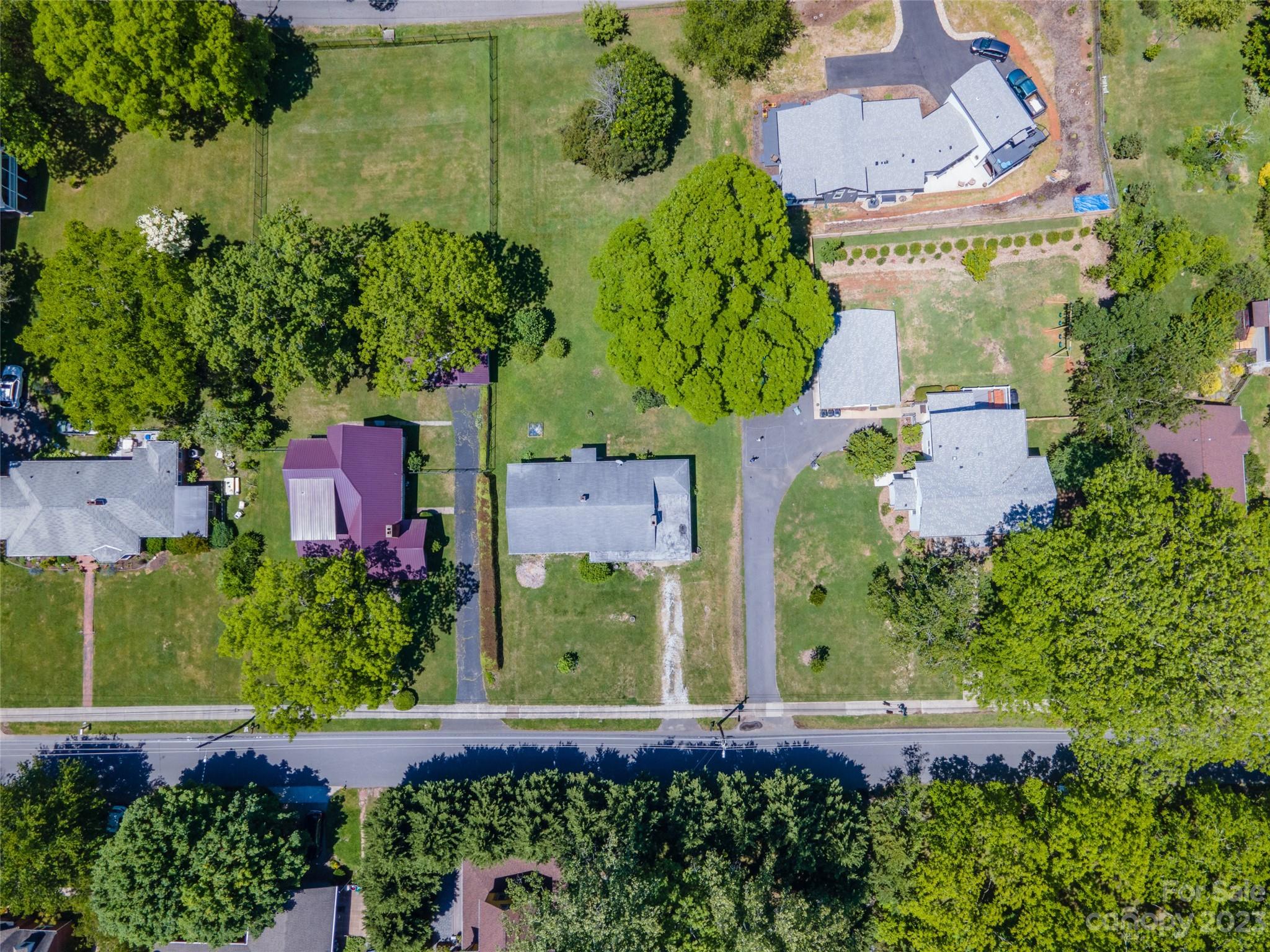 37 Church Street Weaverville NC 28787