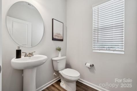 4738 Lakeview Road N Charlotte NC 28216