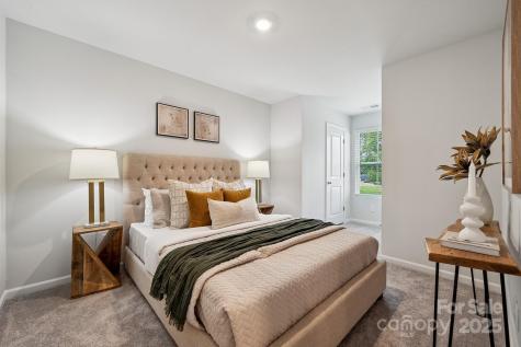 4738 Lakeview Road N Charlotte NC 28216