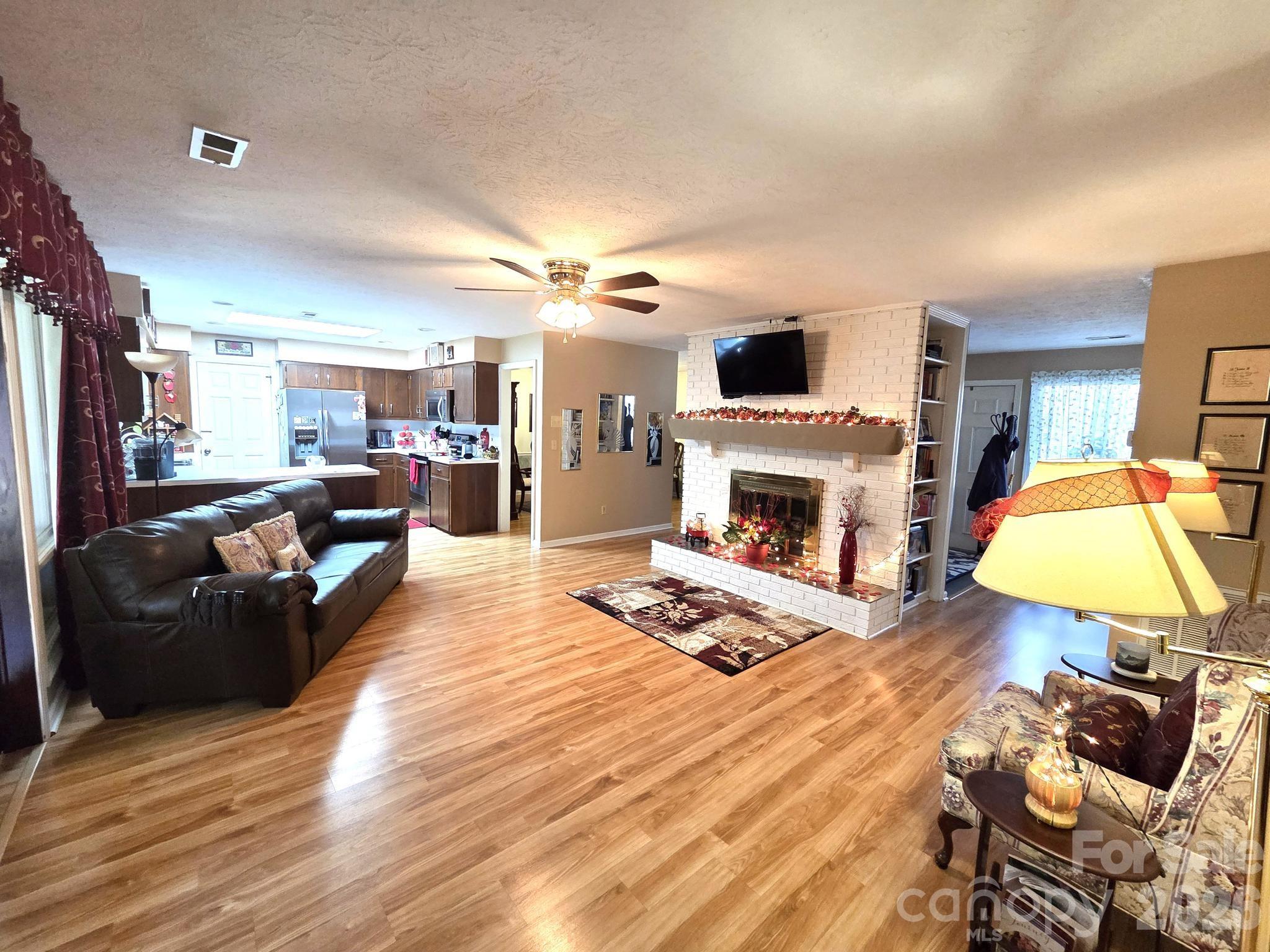 106 E Laurel Lane Etowah NC 28729