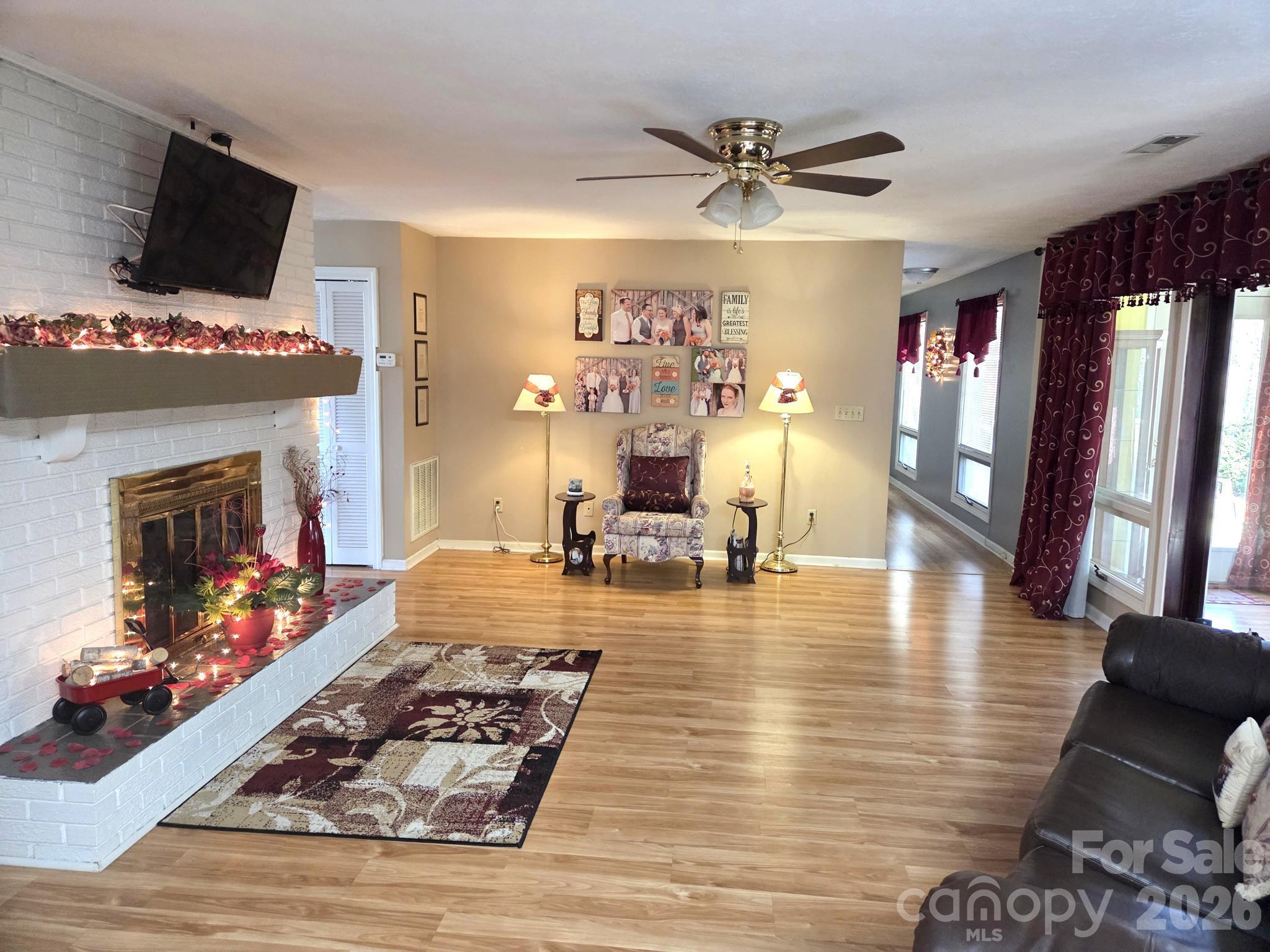 106 E Laurel Lane Etowah NC 28729