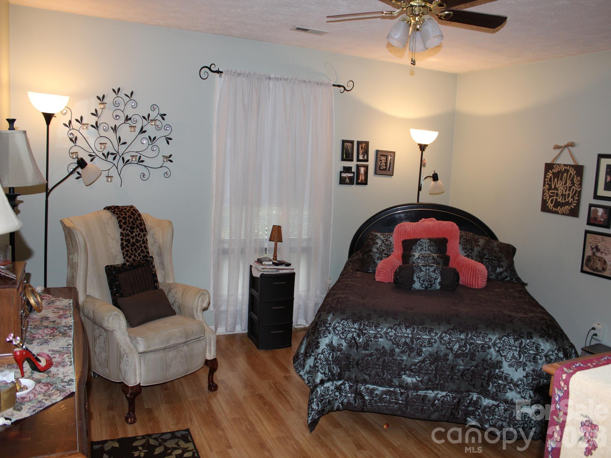 106 E Laurel Lane Etowah NC 28729