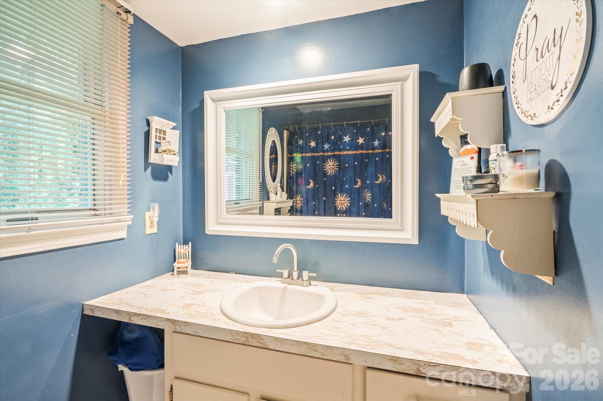 106 E Laurel Lane Etowah NC 28729