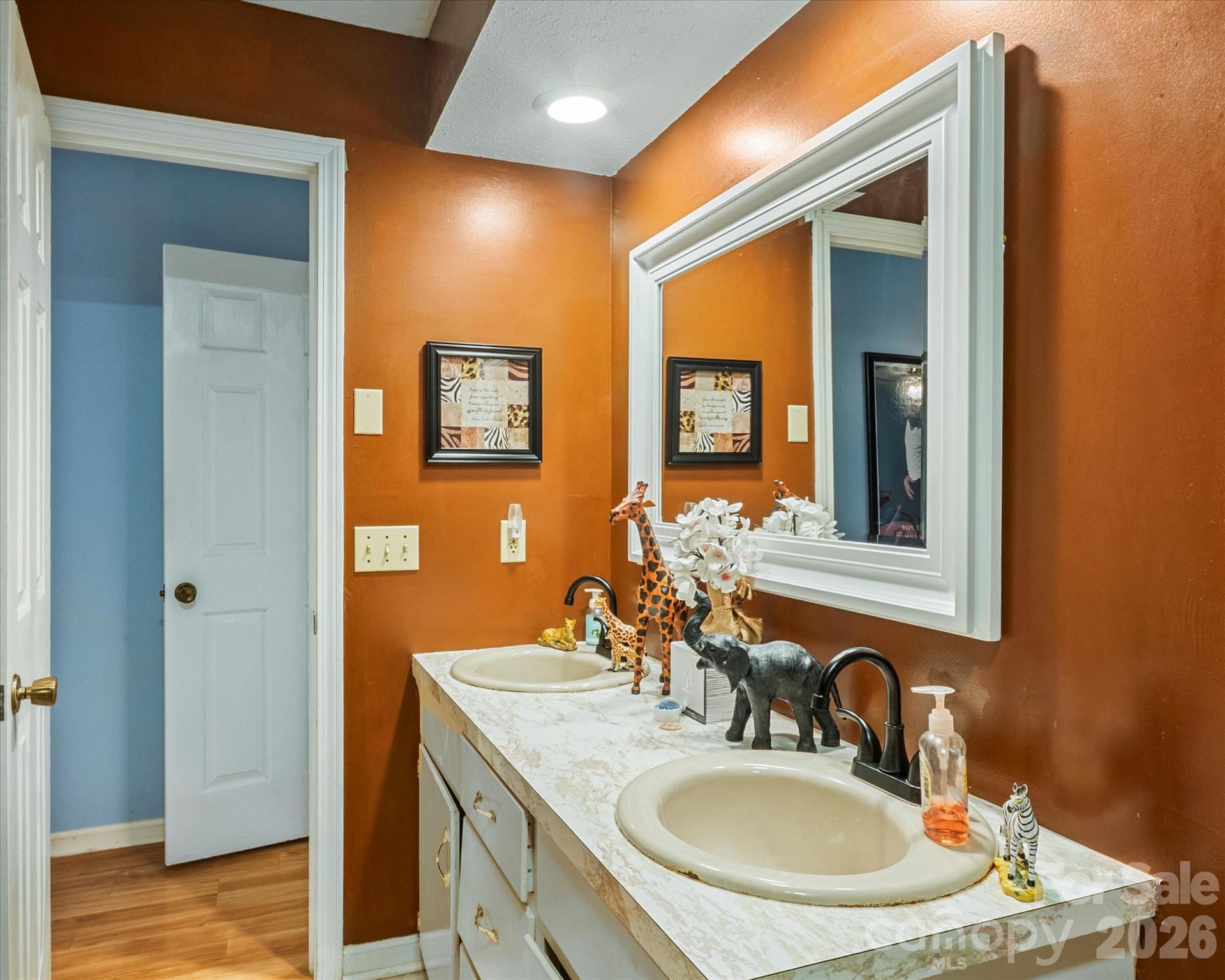 106 E Laurel Lane Etowah NC 28729