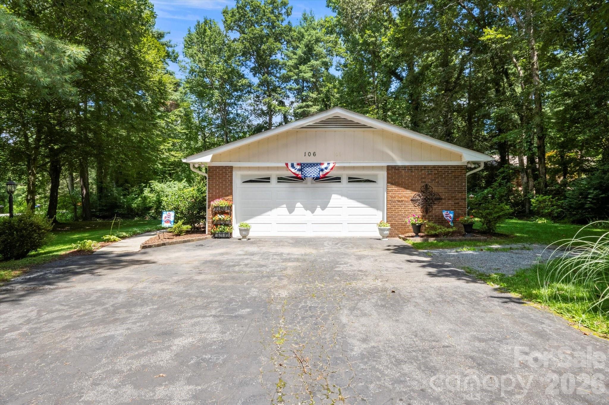 106 E Laurel Lane Etowah NC 28729