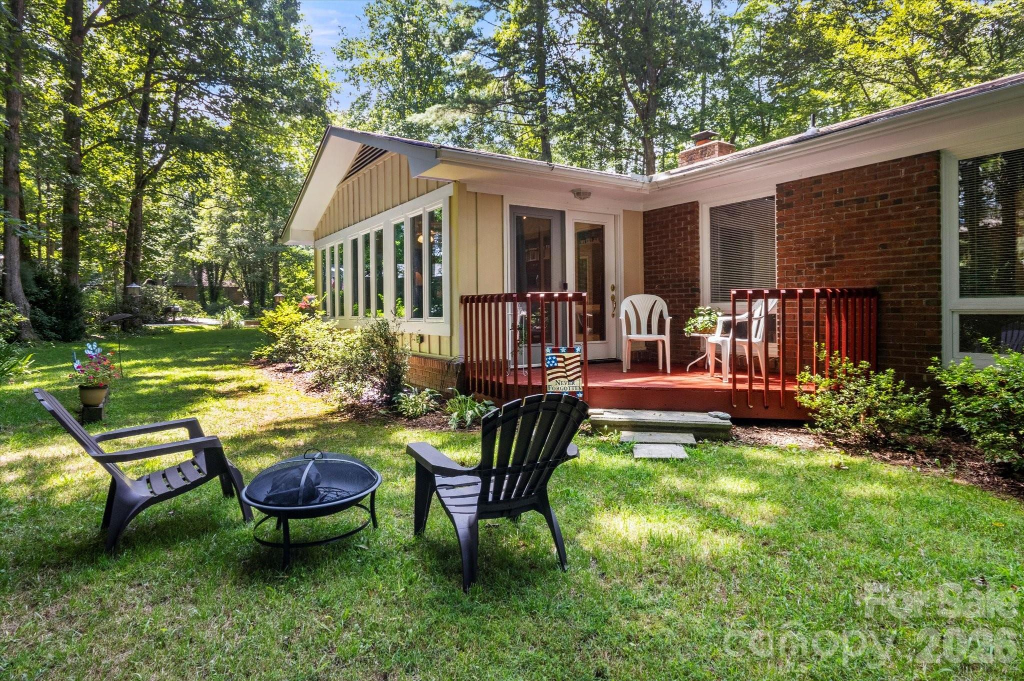 106 E Laurel Lane Etowah NC 28729