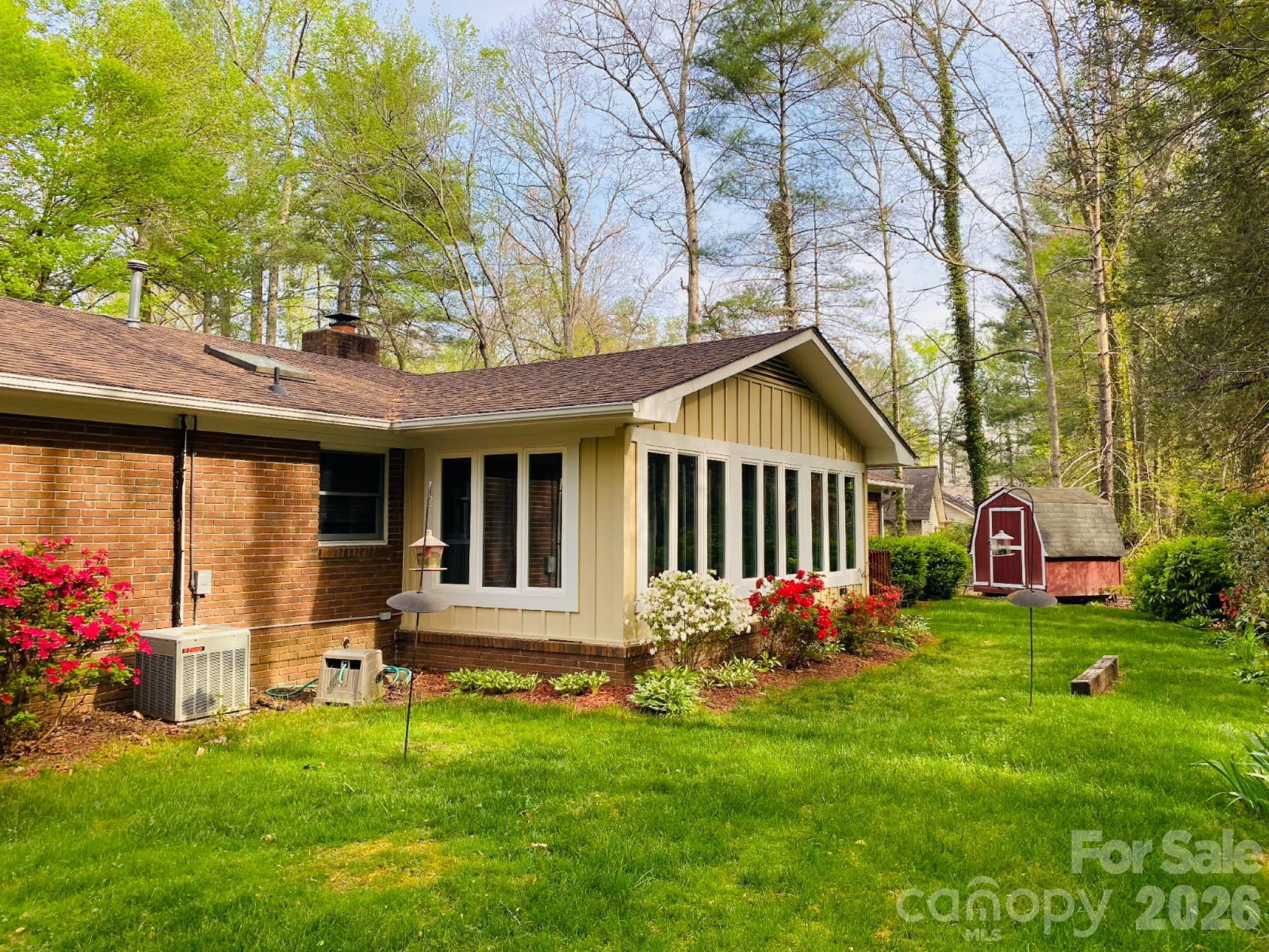 106 E Laurel Lane Etowah NC 28729