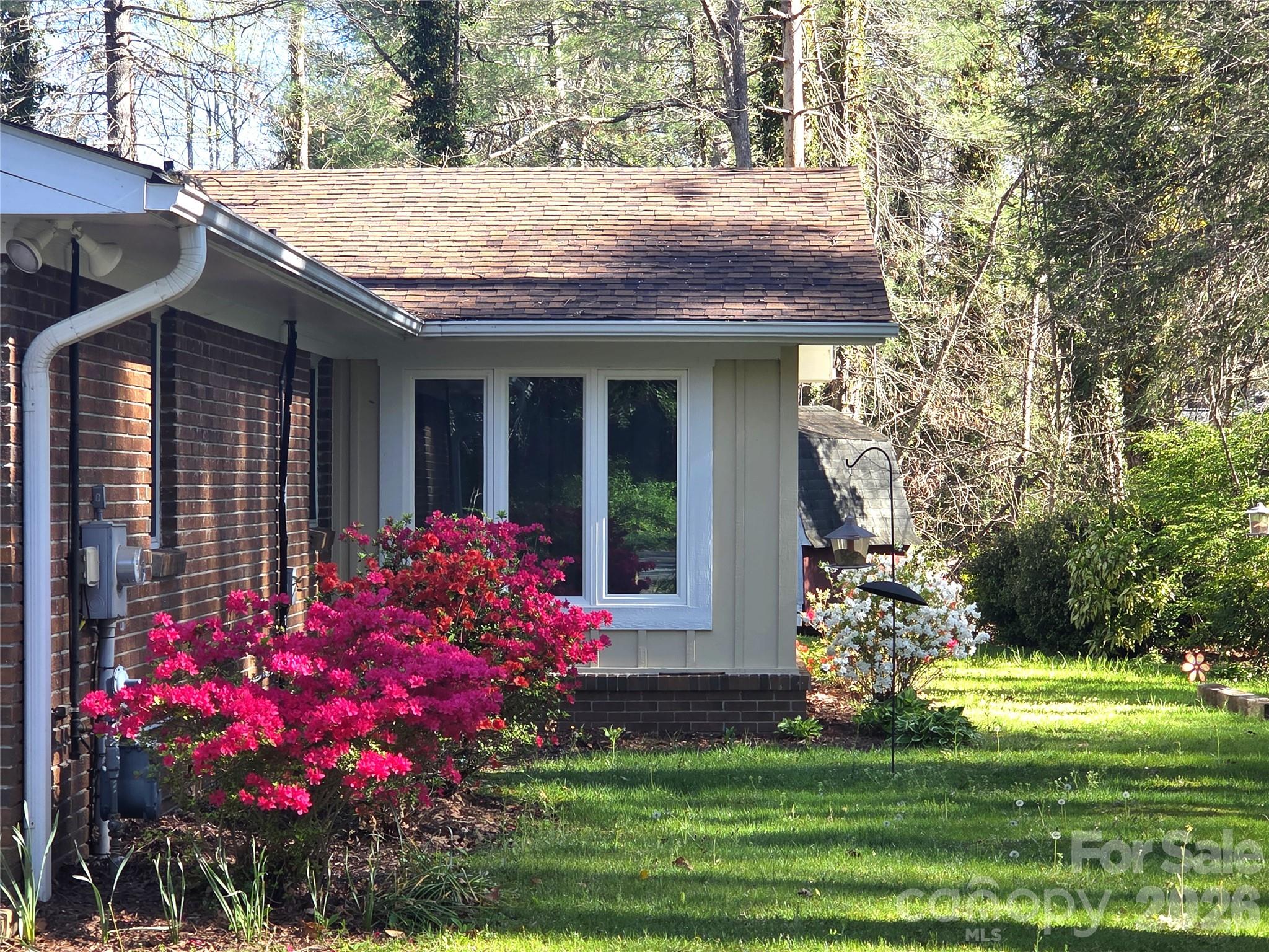 106 E Laurel Lane Etowah NC 28729