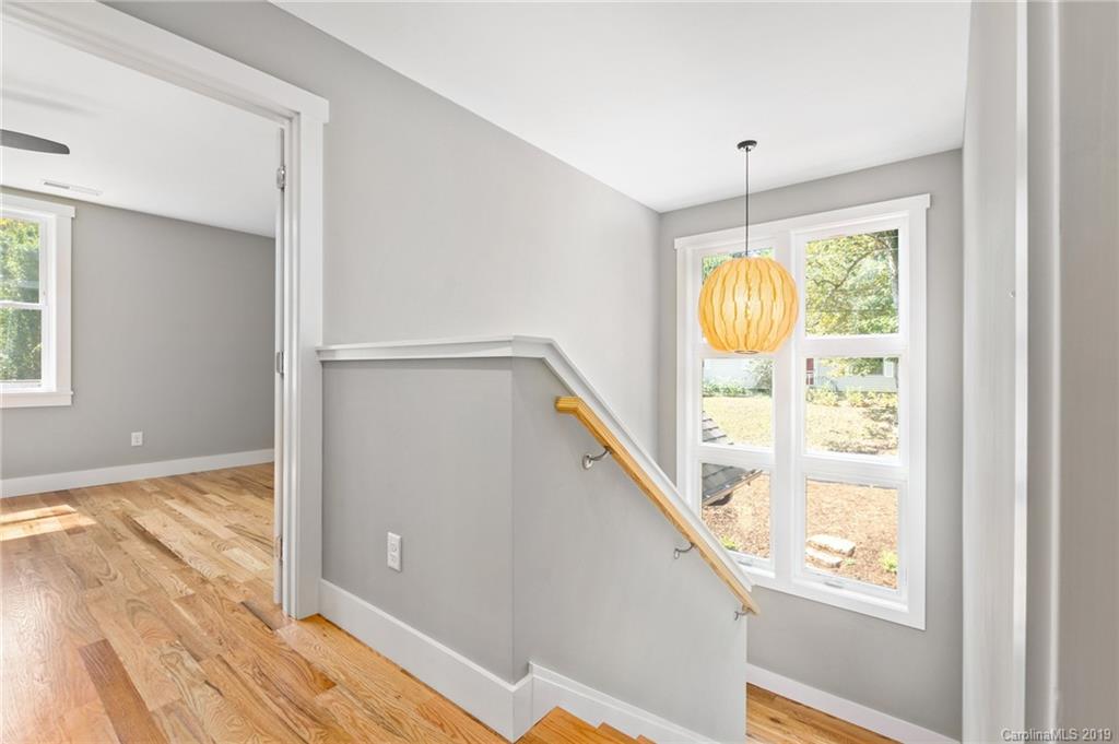 7 Greenbriar Road Asheville NC 28805