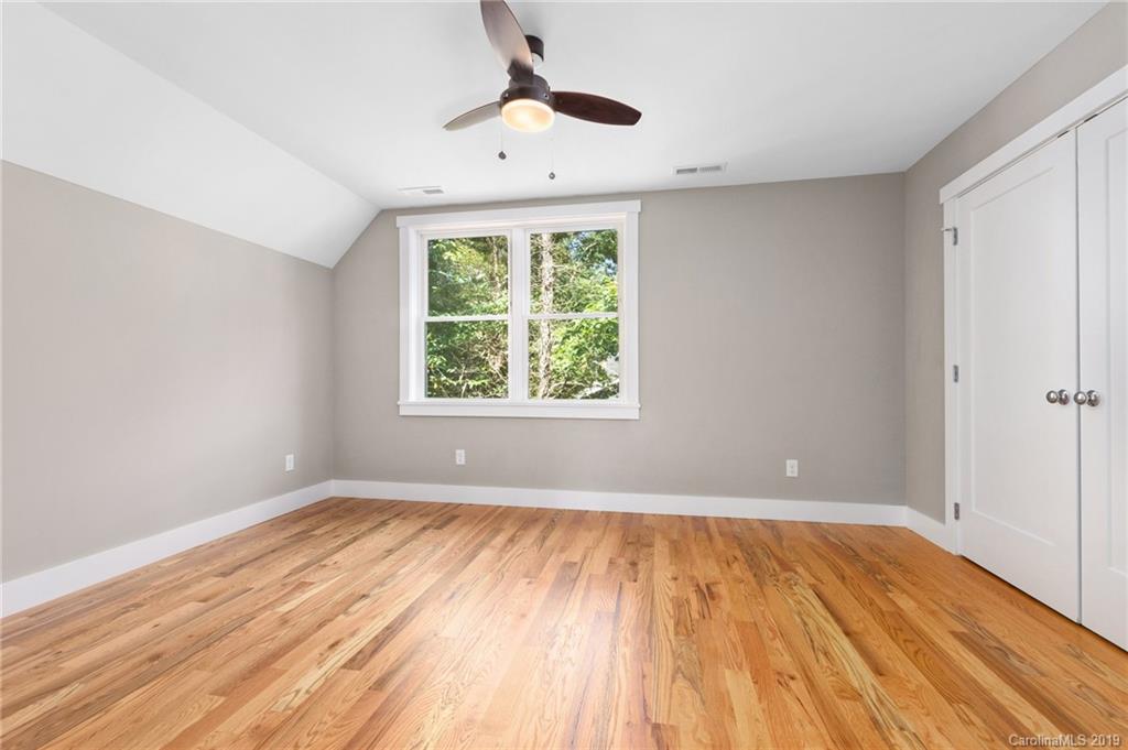 7 Greenbriar Road Asheville NC 28805