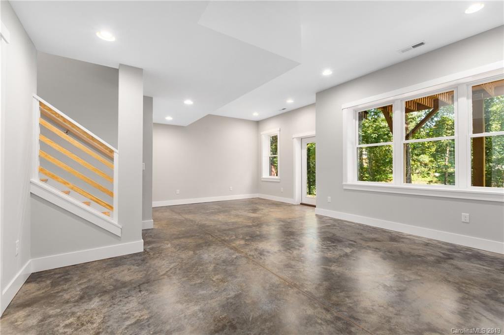 7 Greenbriar Road Asheville NC 28805