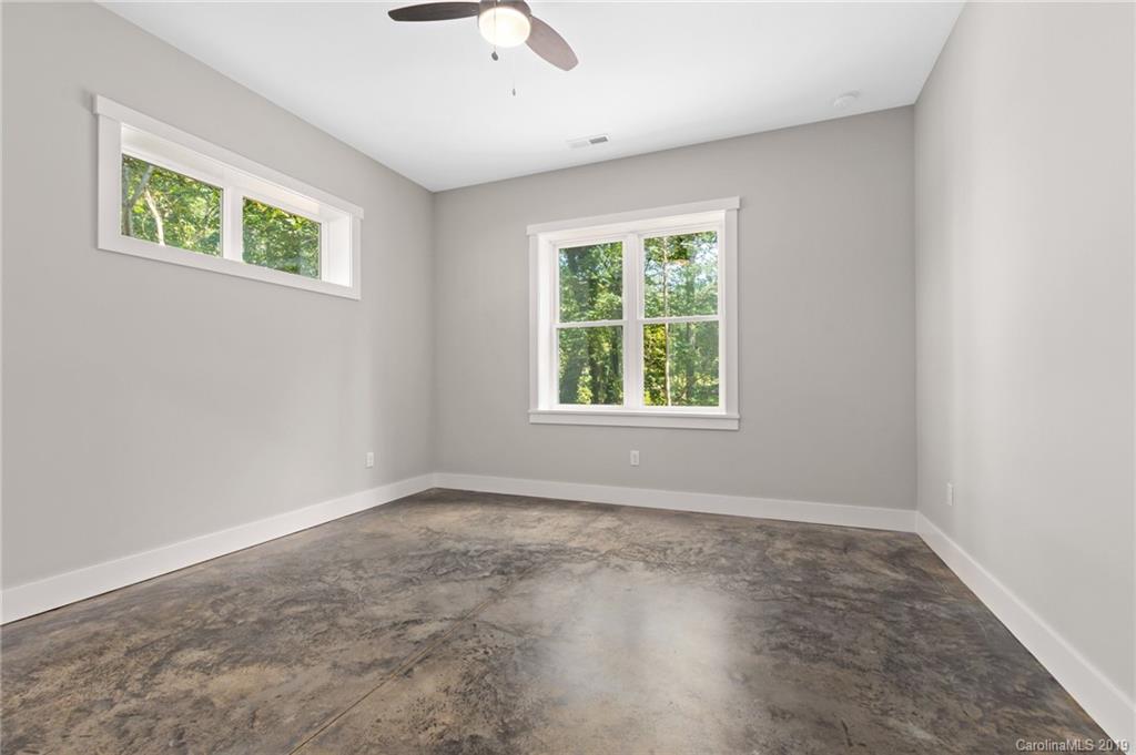 7 Greenbriar Road Asheville NC 28805